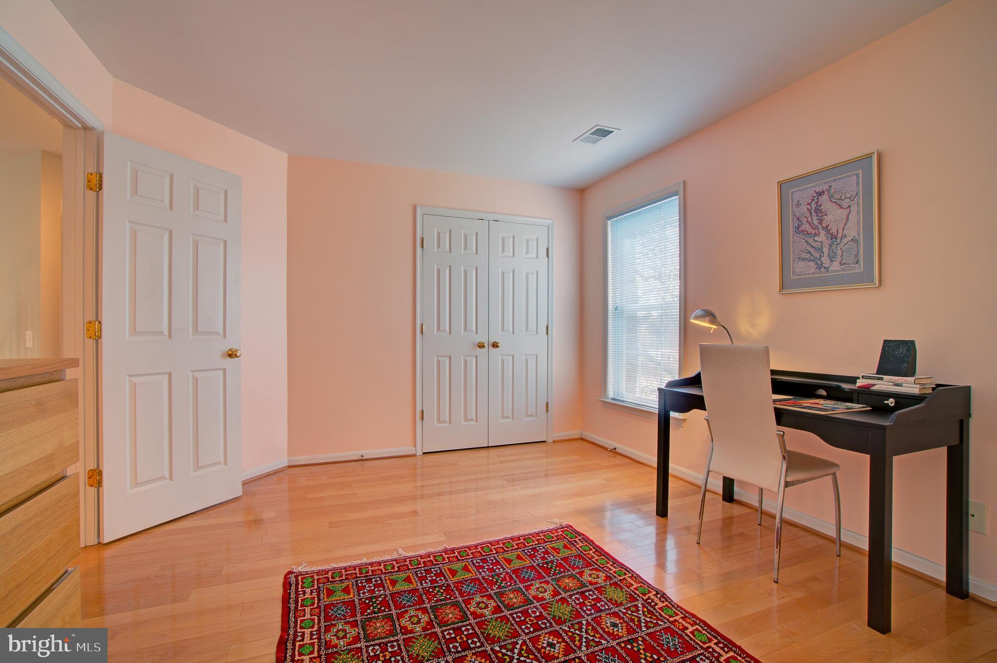 THE COURTS OF FOX MILL - Residential