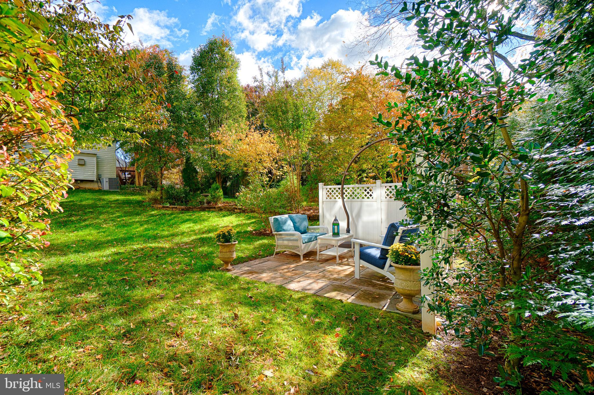 THE COURTS OF FOX MILL - Residential