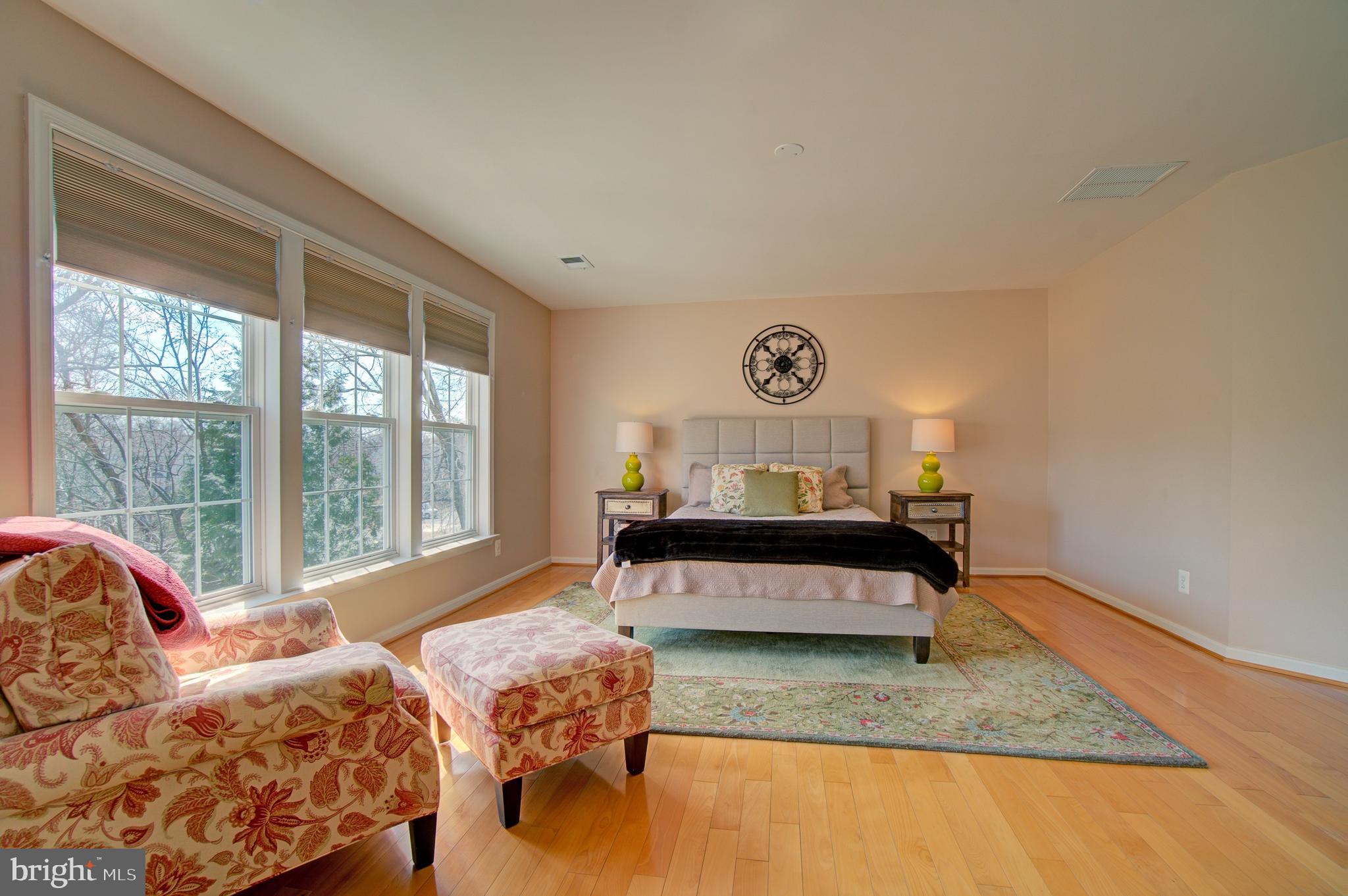 THE COURTS OF FOX MILL - Residential