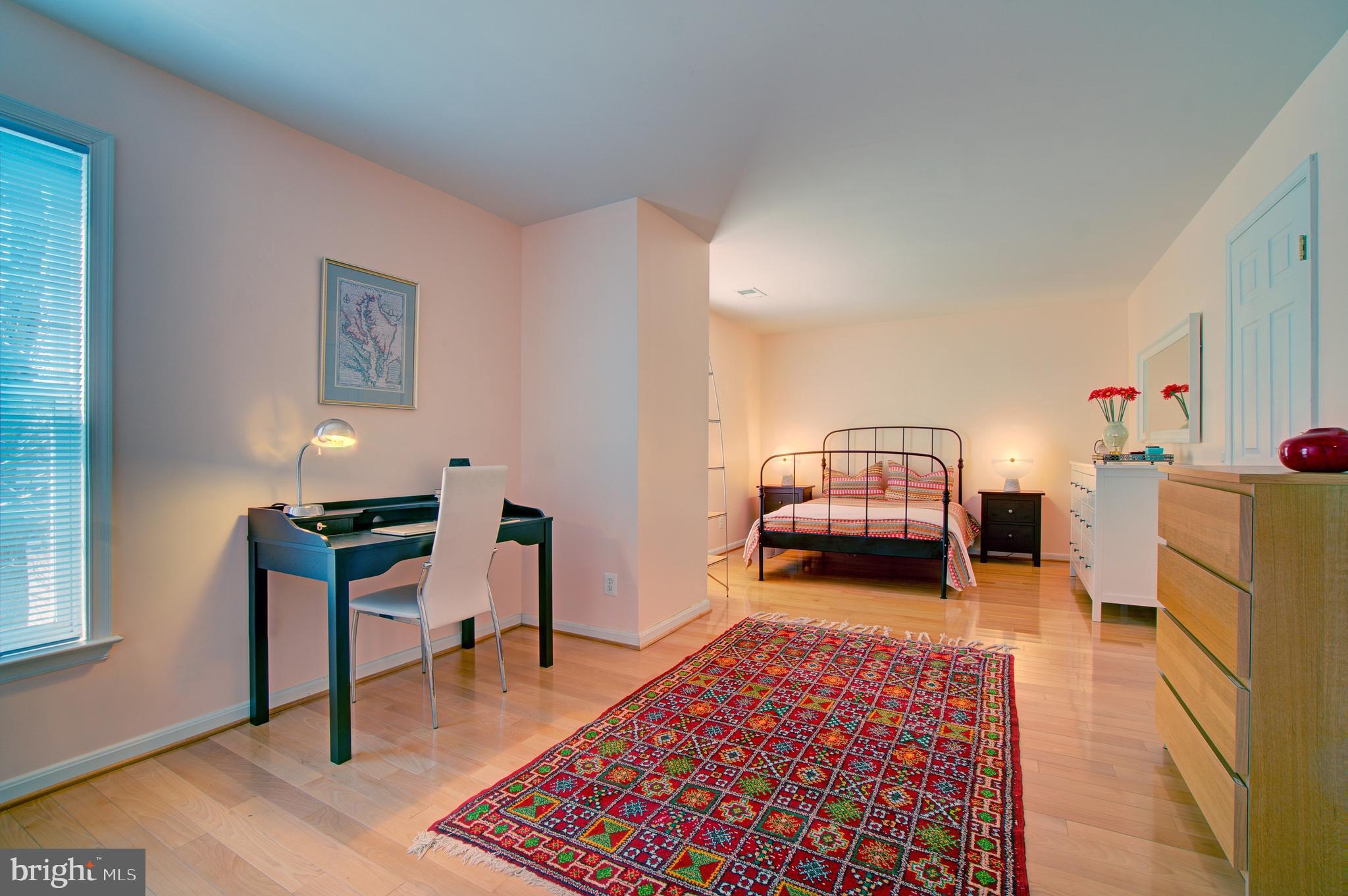 THE COURTS OF FOX MILL - Residential