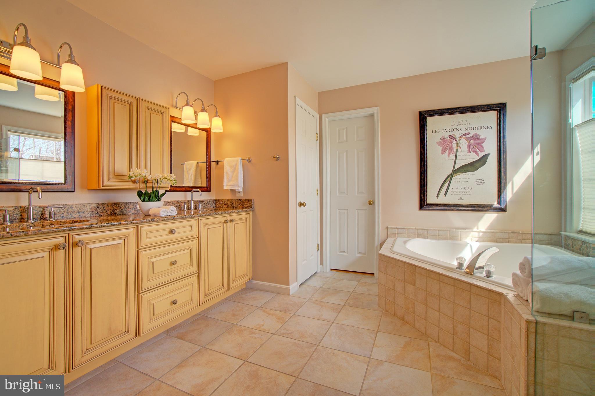 THE COURTS OF FOX MILL - Residential