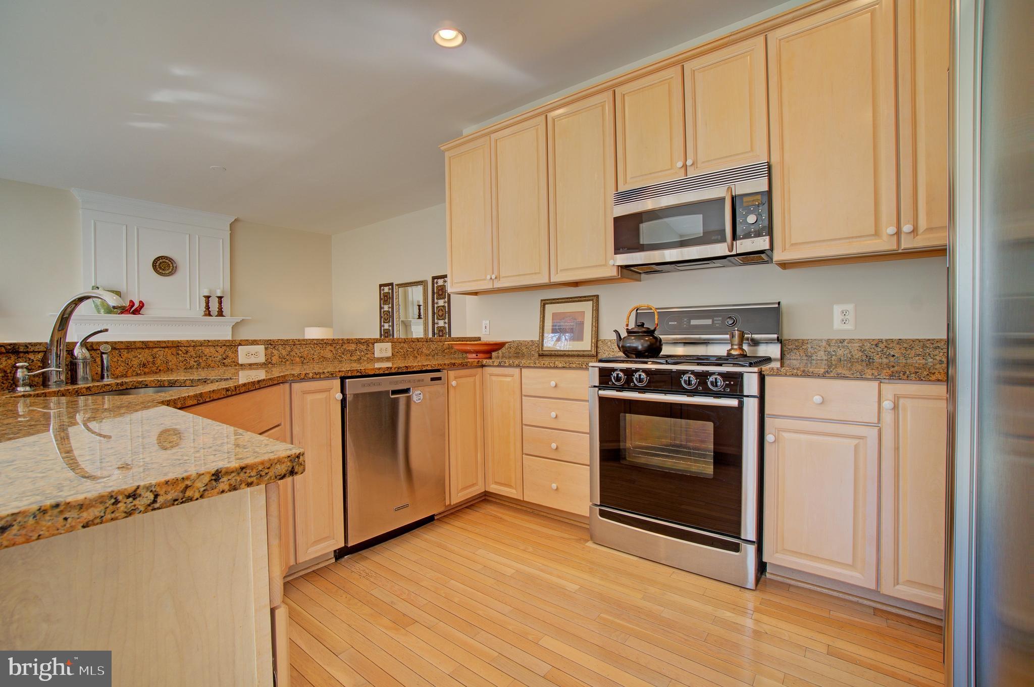 THE COURTS OF FOX MILL - Residential