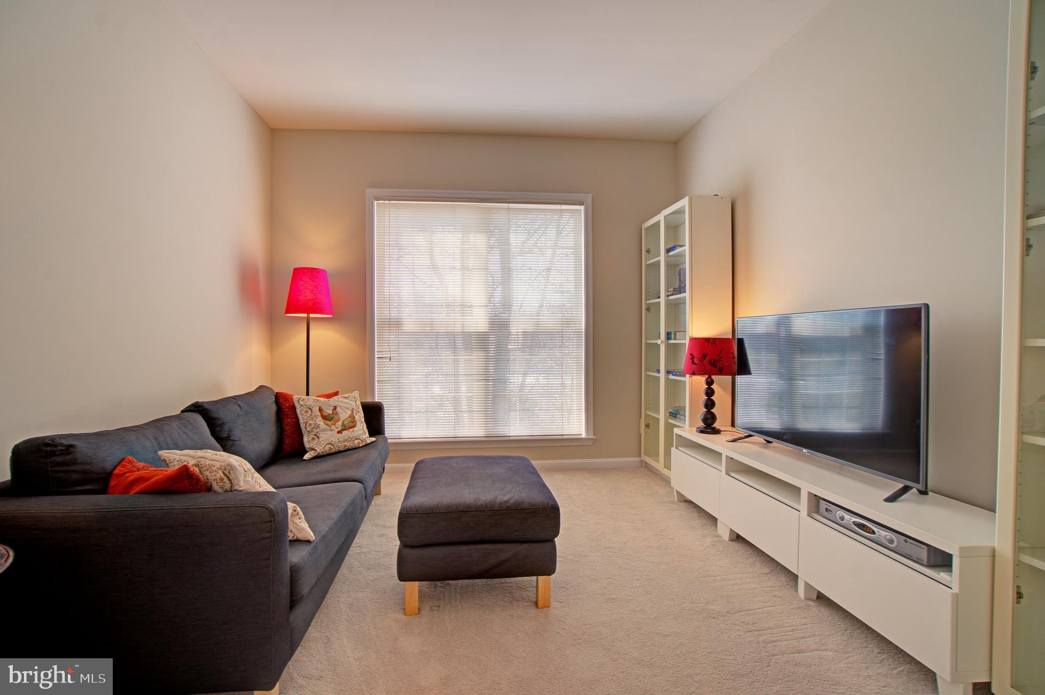 THE COURTS OF FOX MILL - Residential