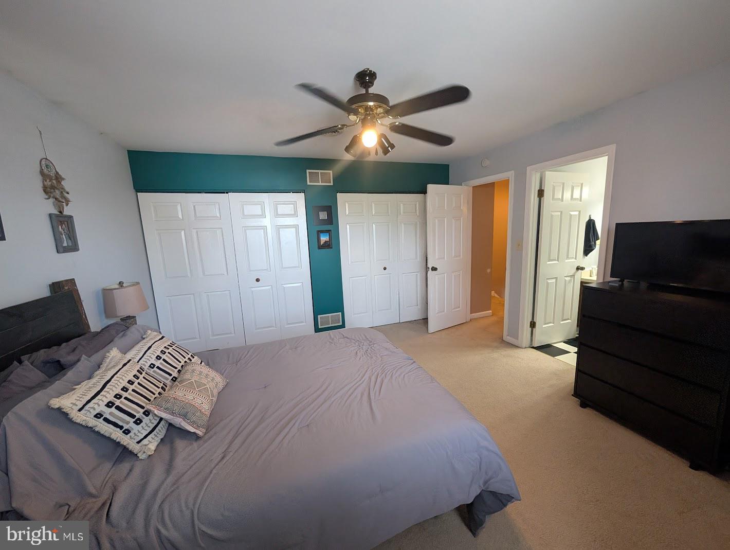 WALNUT VILLAS - Residential