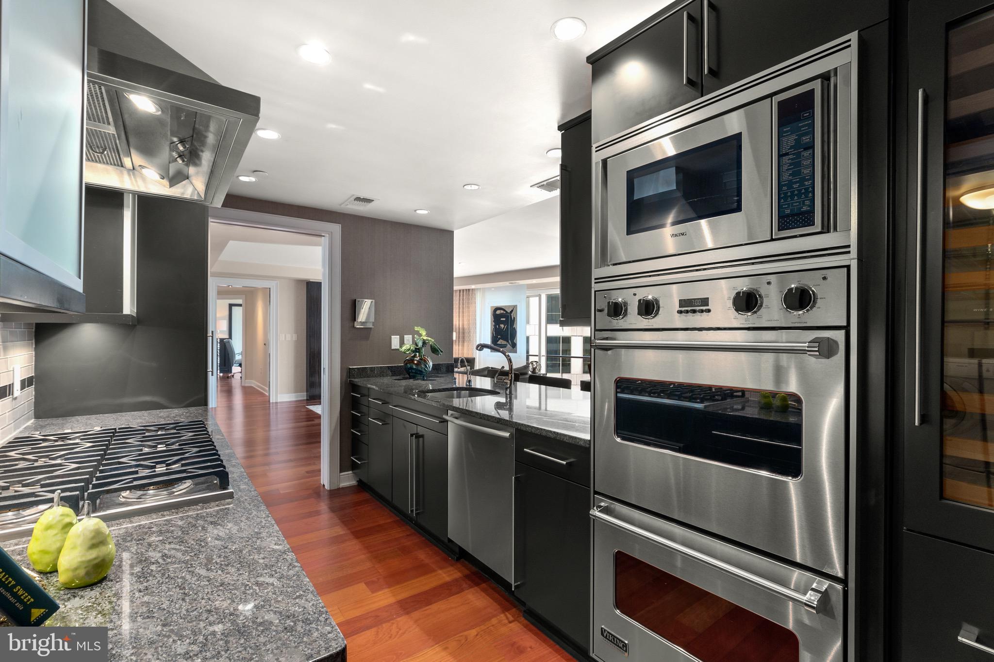 THE WATERVIEW - Residential