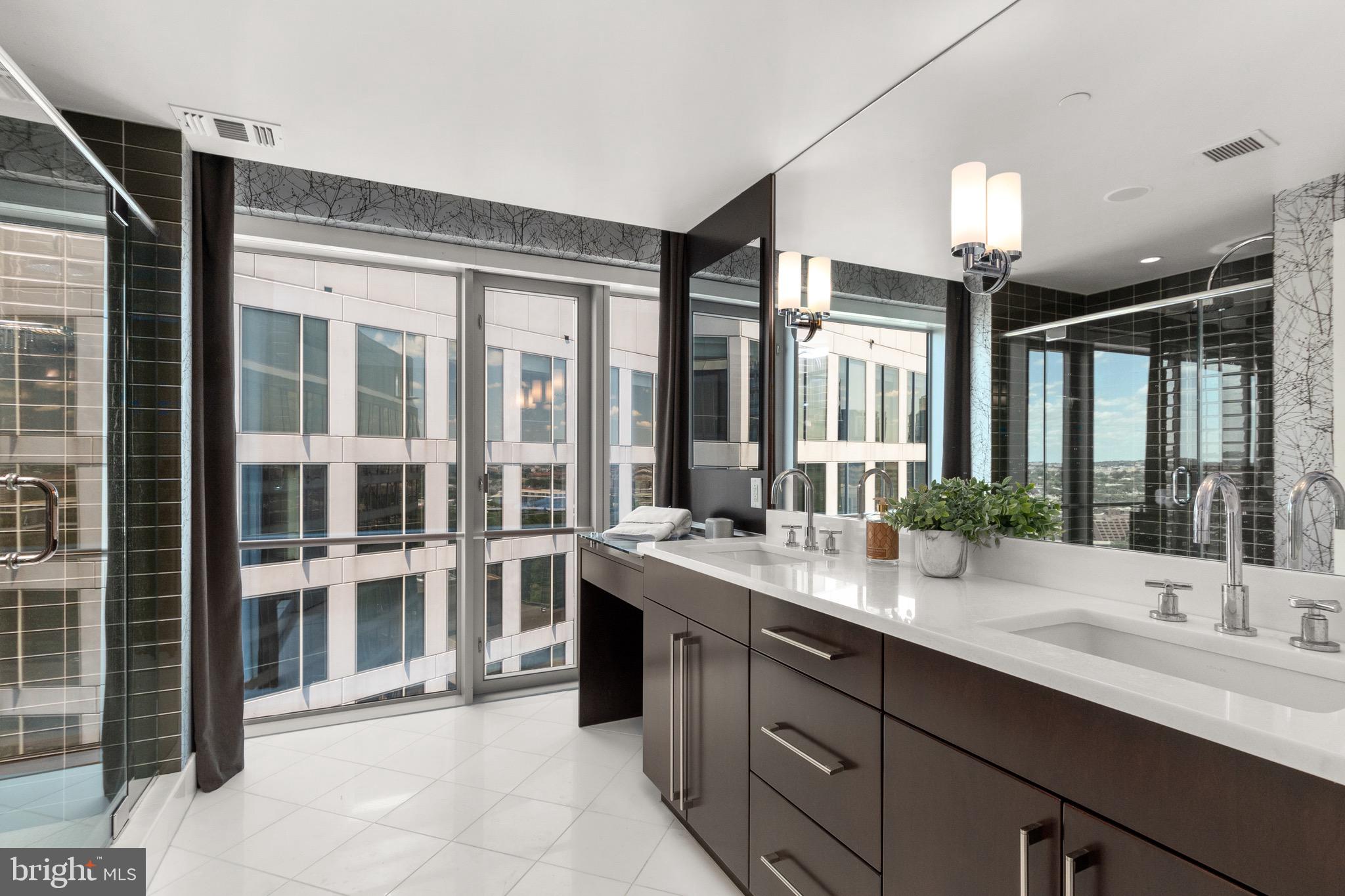 THE WATERVIEW - Residential