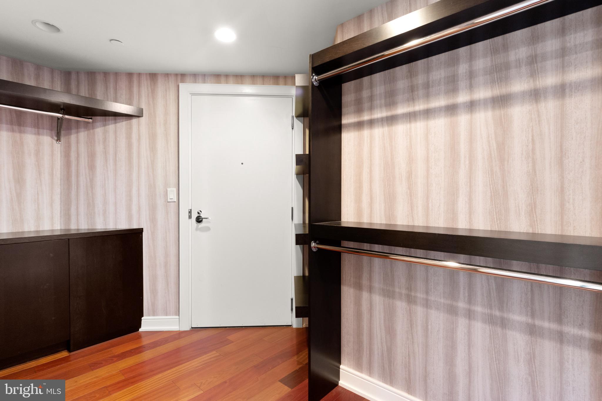 THE WATERVIEW - Residential