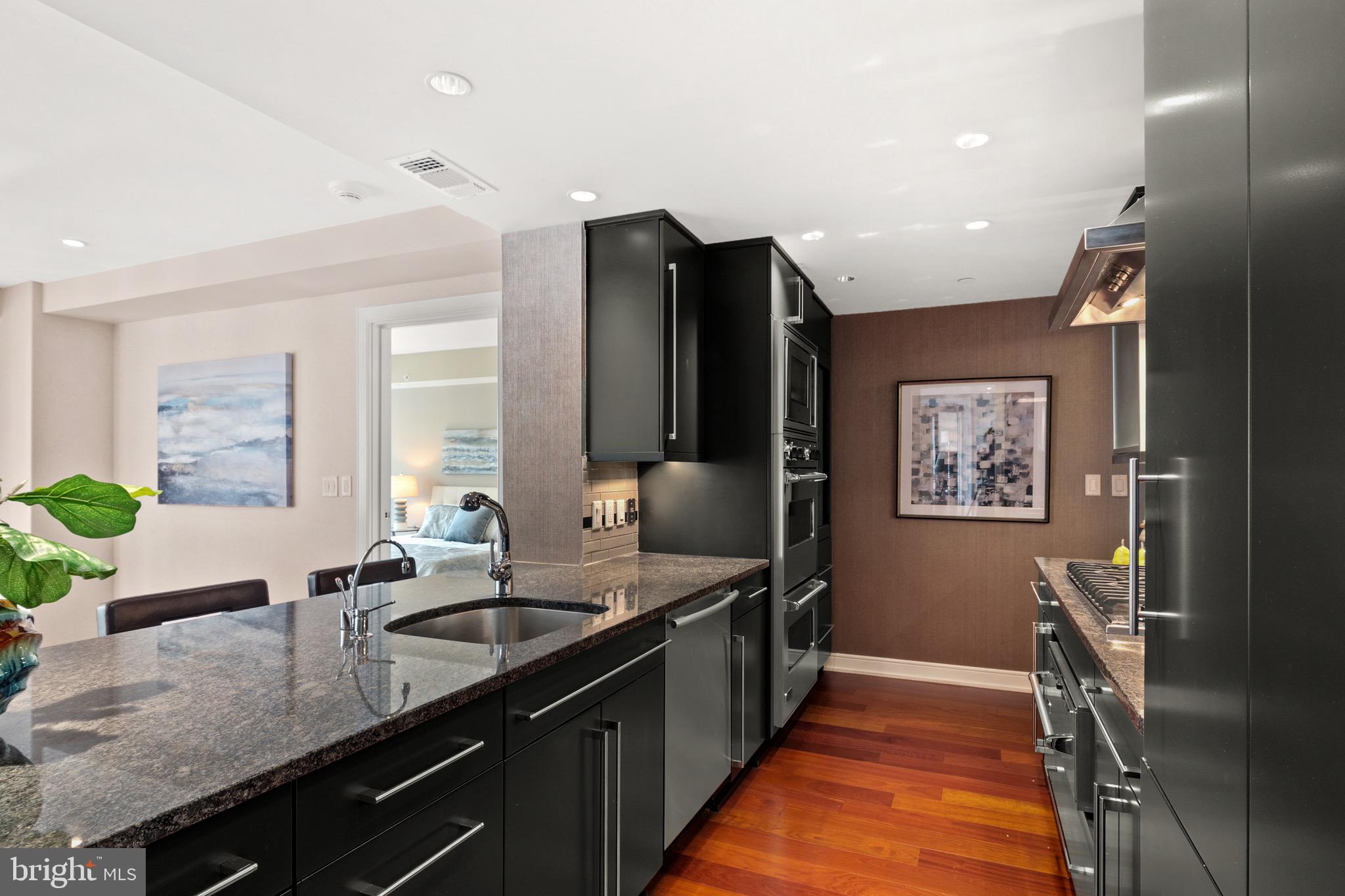 THE WATERVIEW - Residential