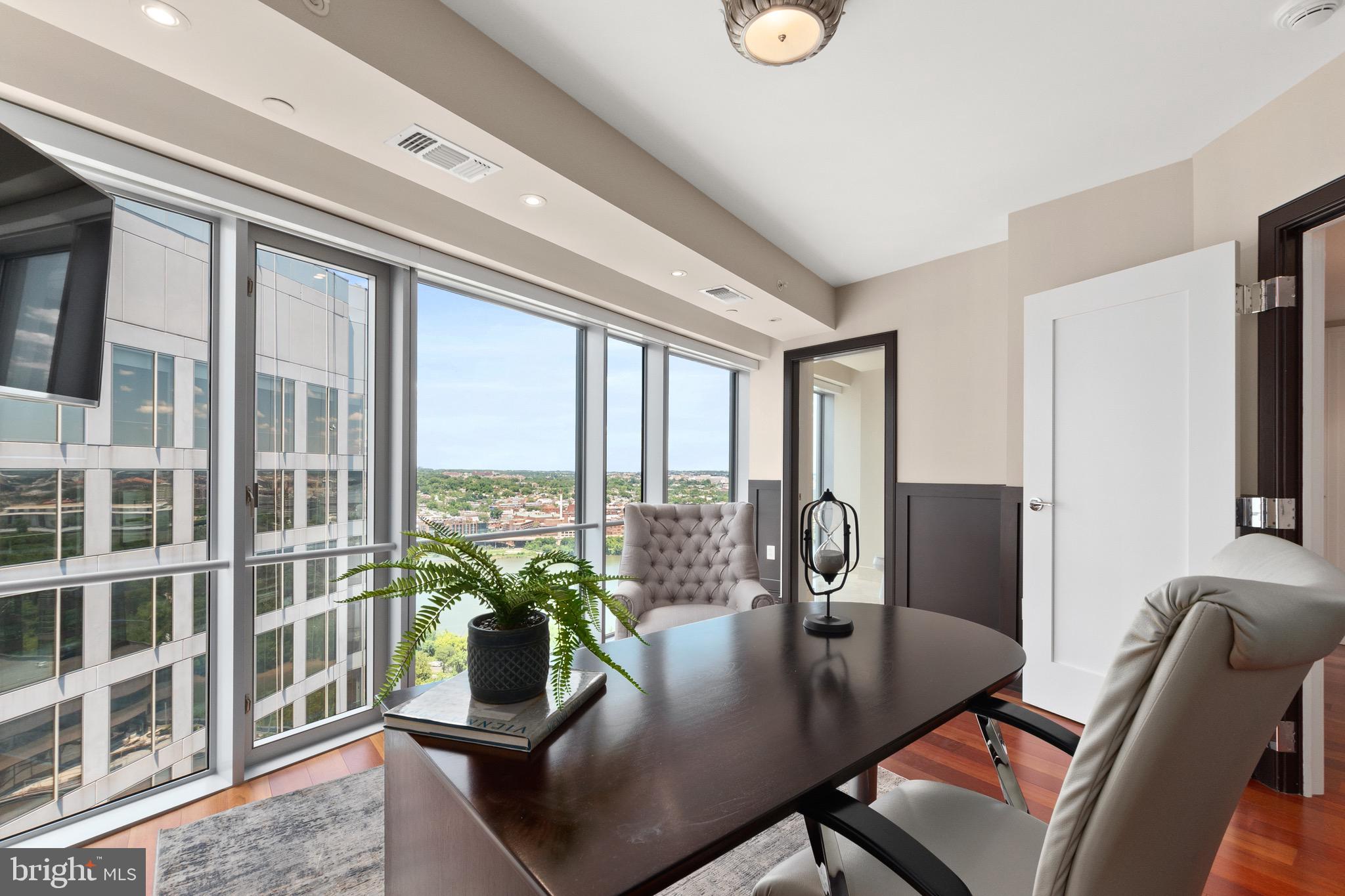 THE WATERVIEW - Residential