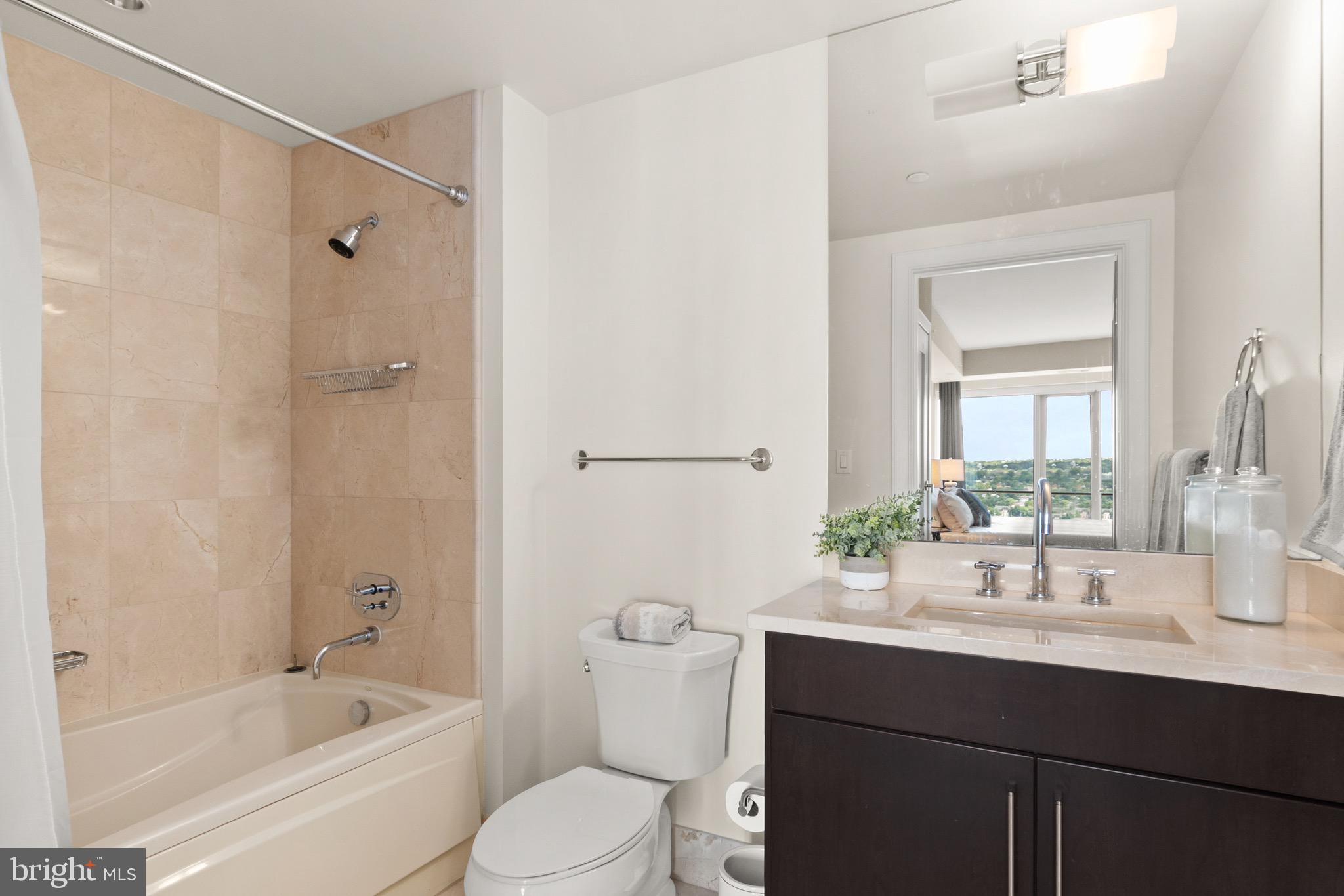 THE WATERVIEW - Residential