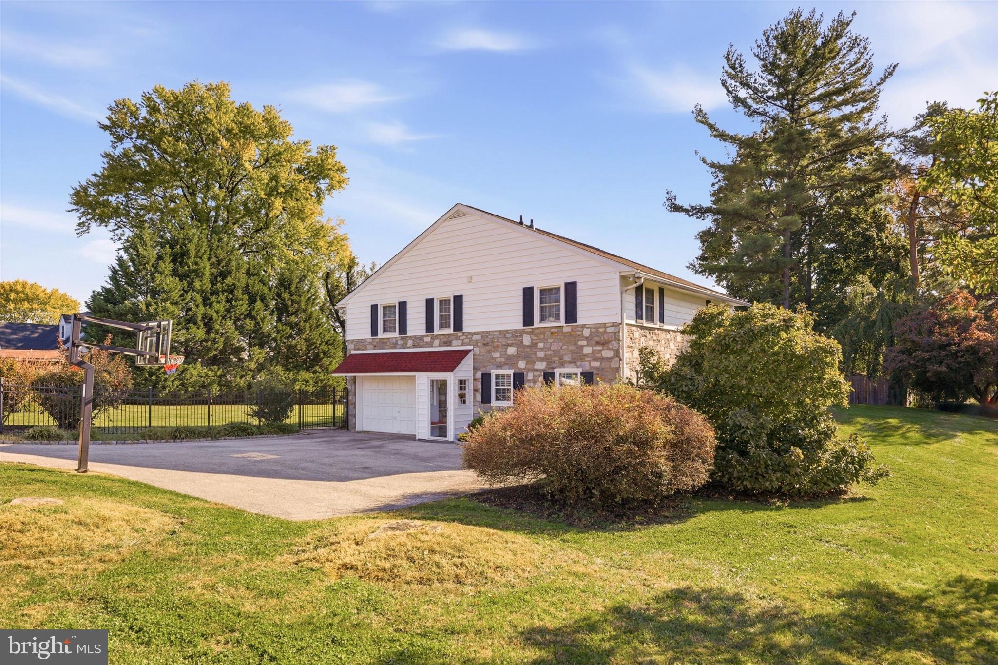 1639 W MAIN STREET
