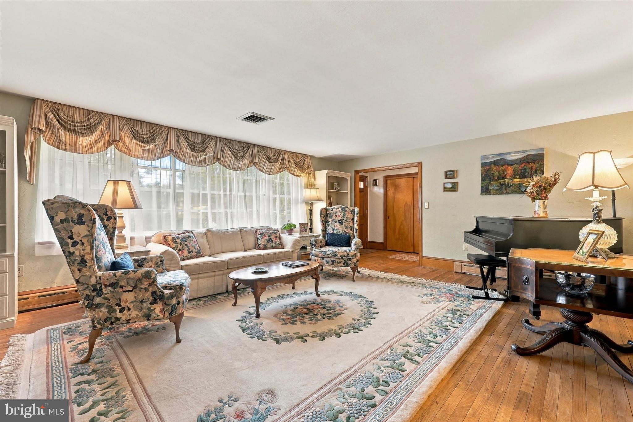 1639 W MAIN STREET