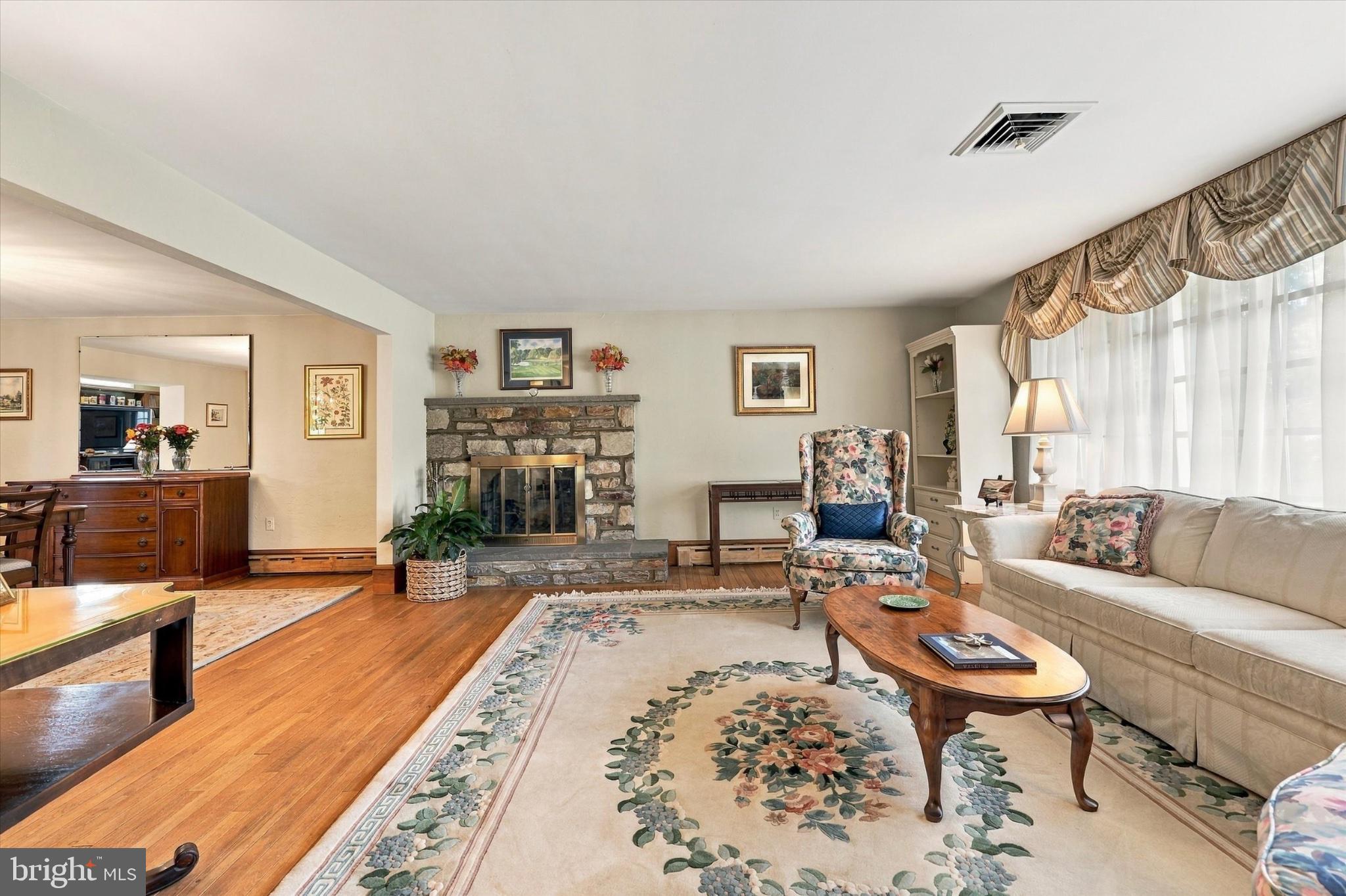 1639 W MAIN STREET