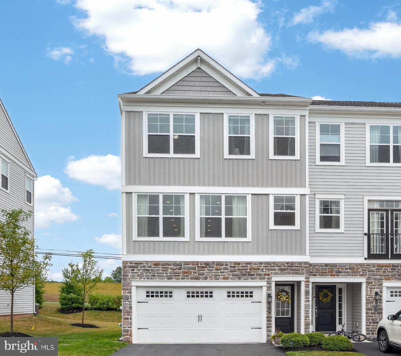 174 LARRABEE WAY