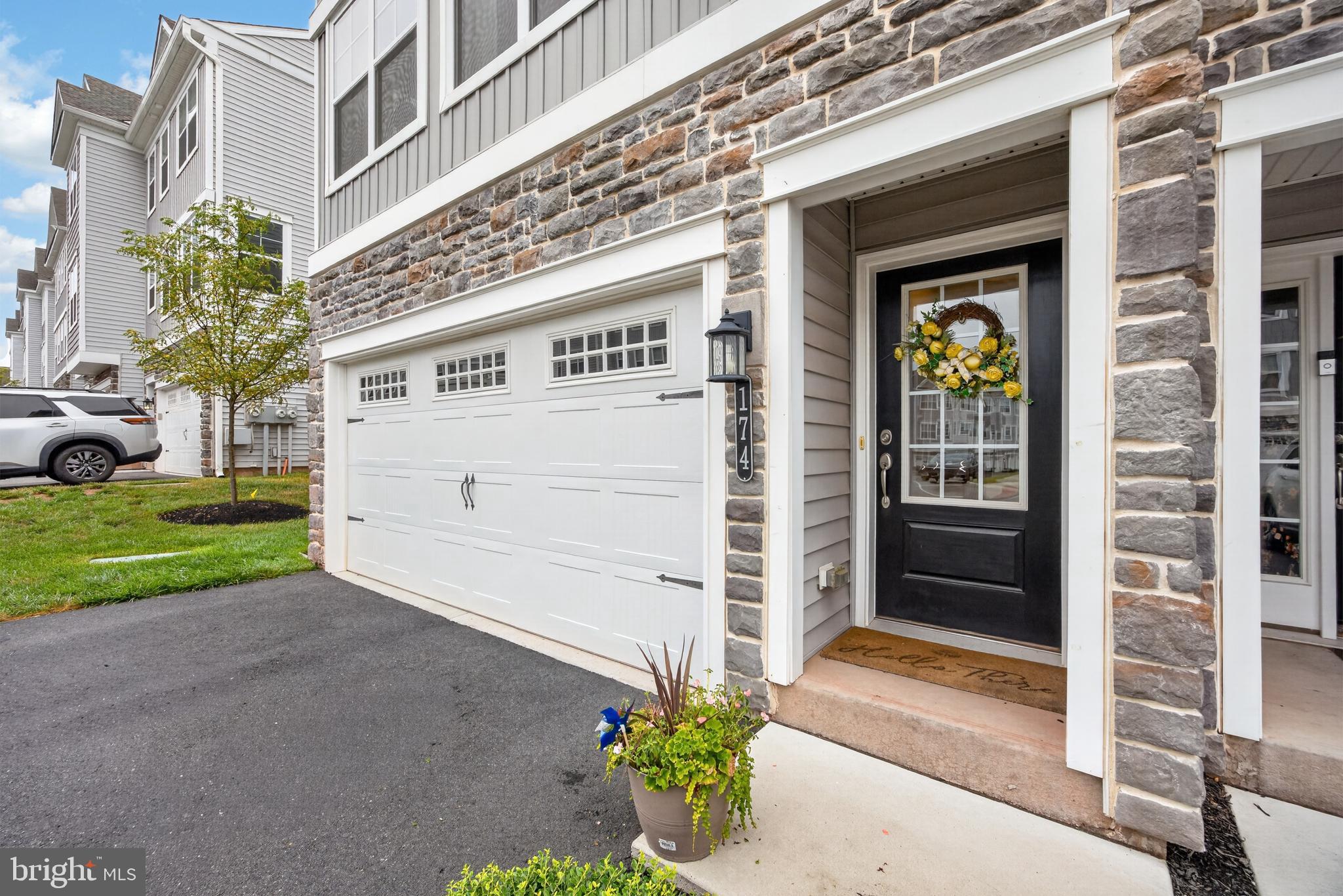 174 LARRABEE WAY