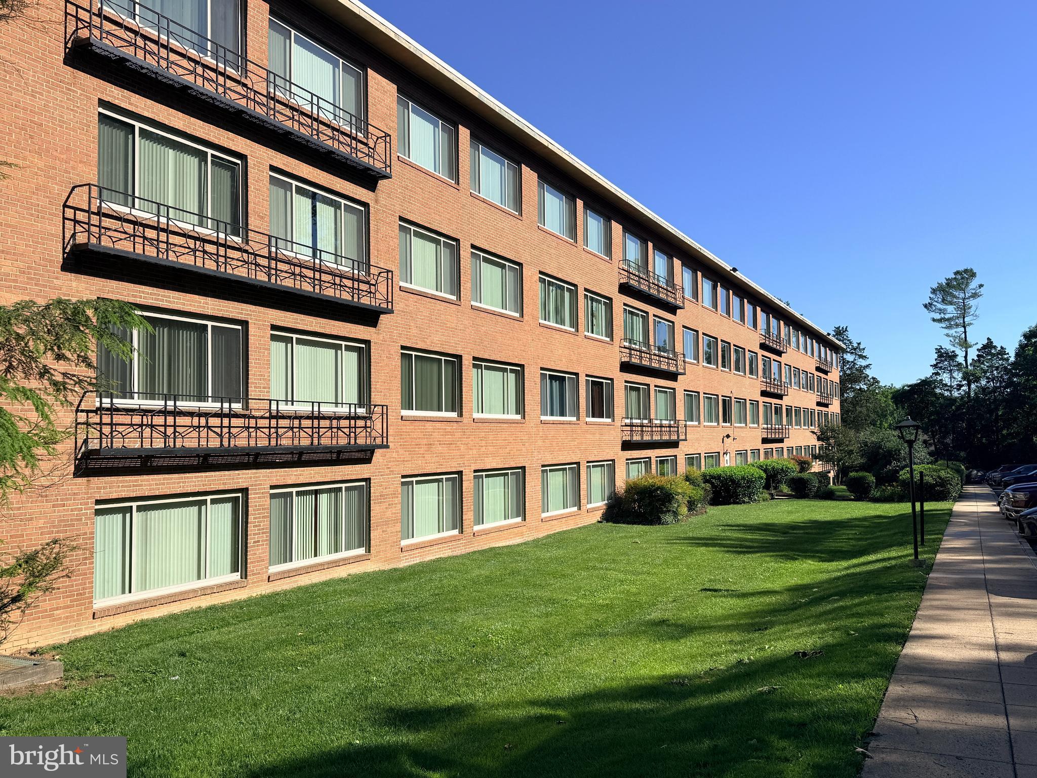 10570 MAIN STREET 302
