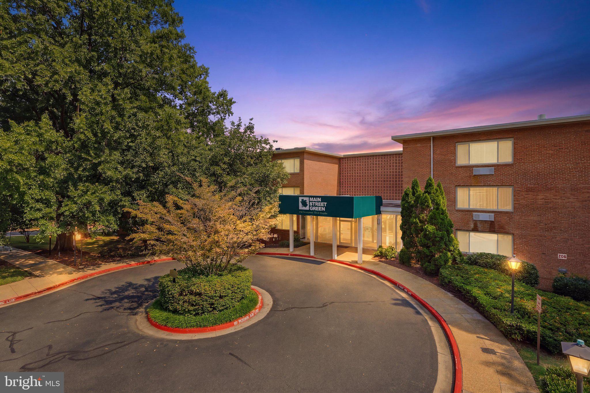 10570 MAIN STREET 302