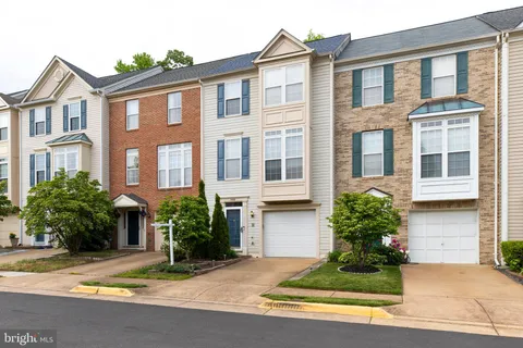 5909 Rinard Drive, Centreville, VA MLS: VAFX2231114