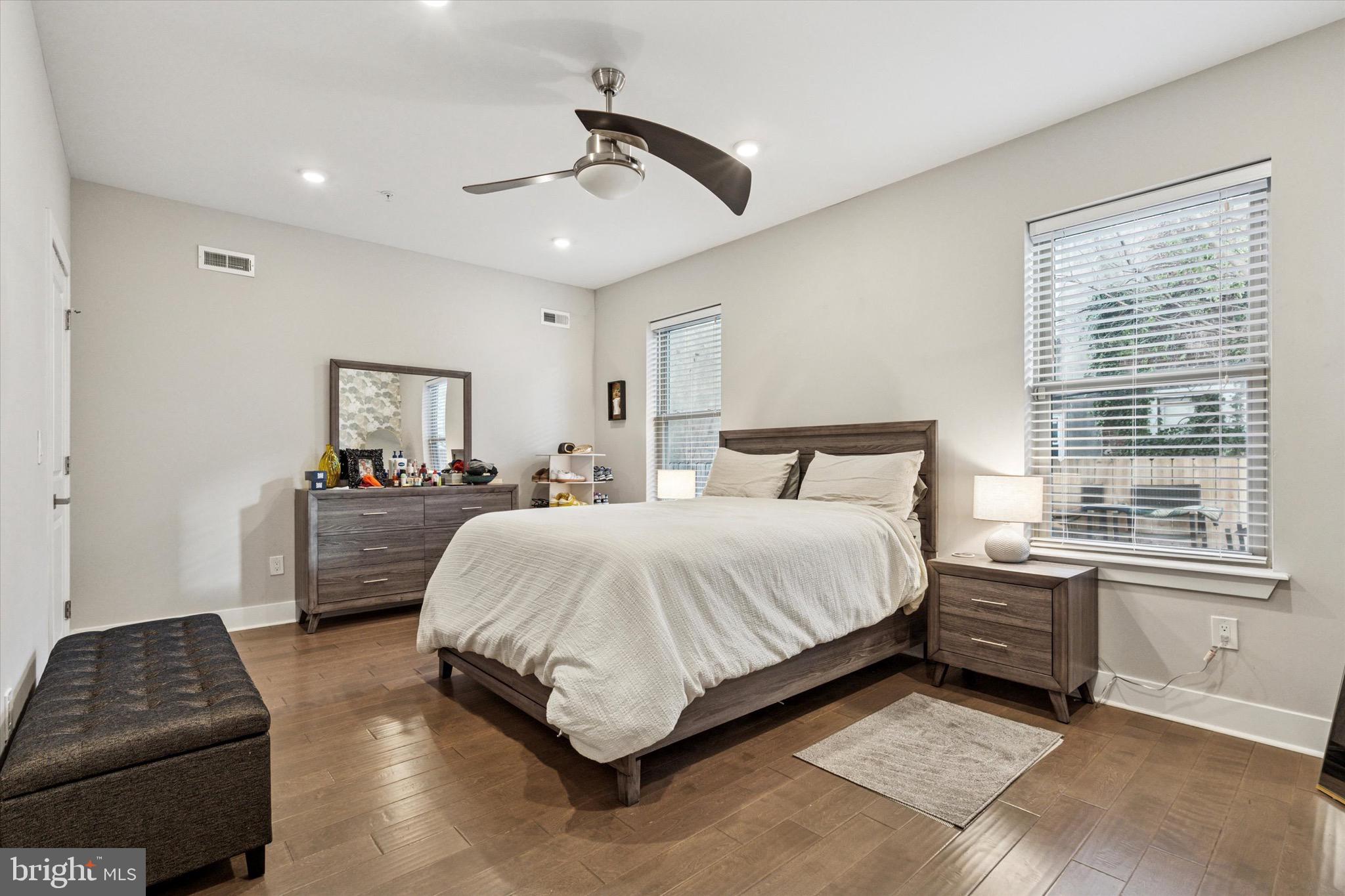 POINT BREEZE - Residential