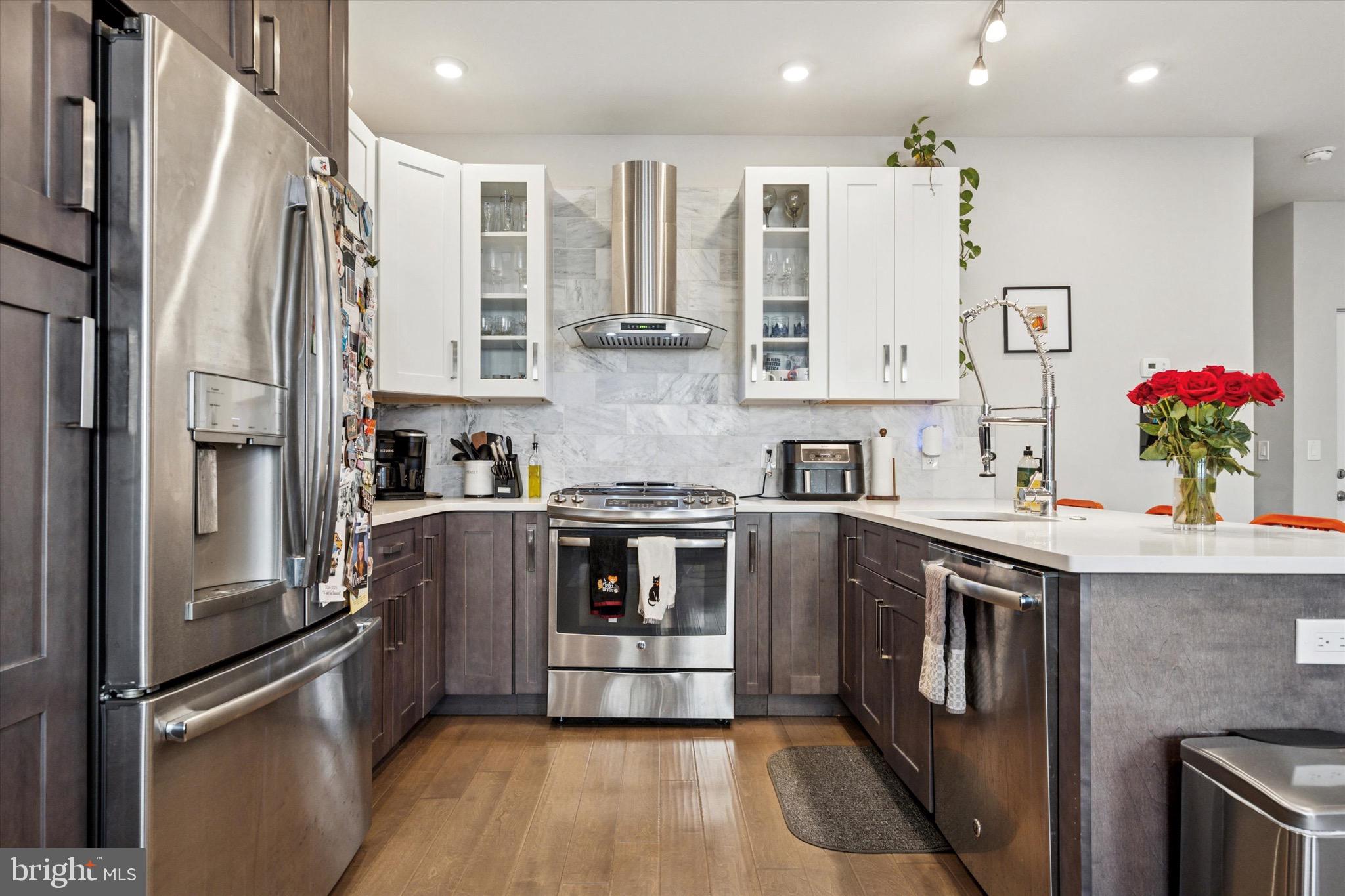 POINT BREEZE - Residential