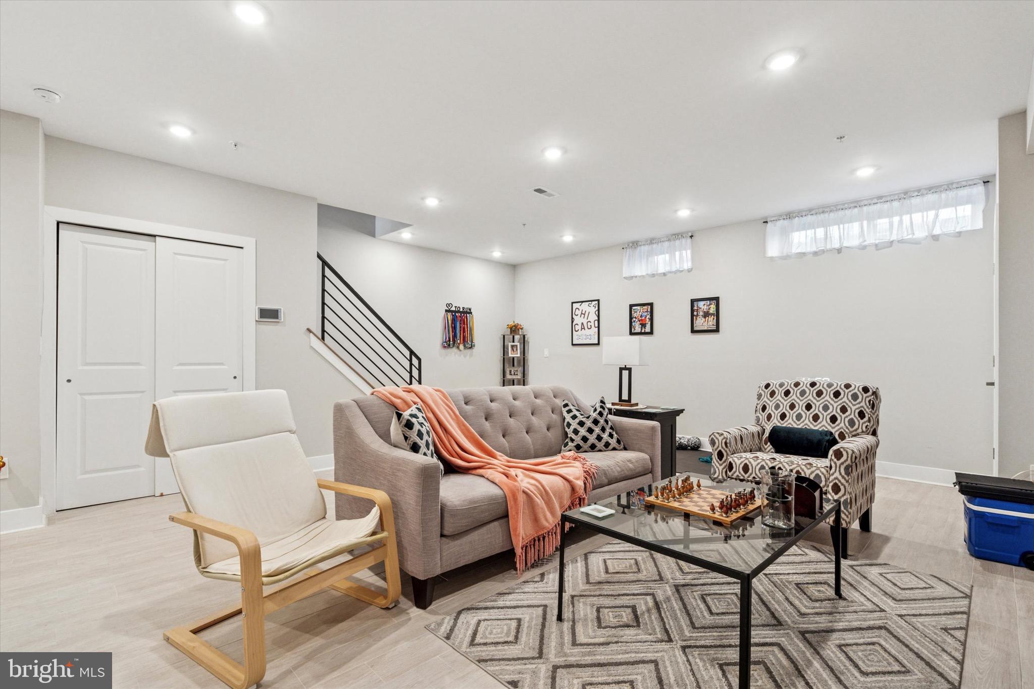 POINT BREEZE - Residential