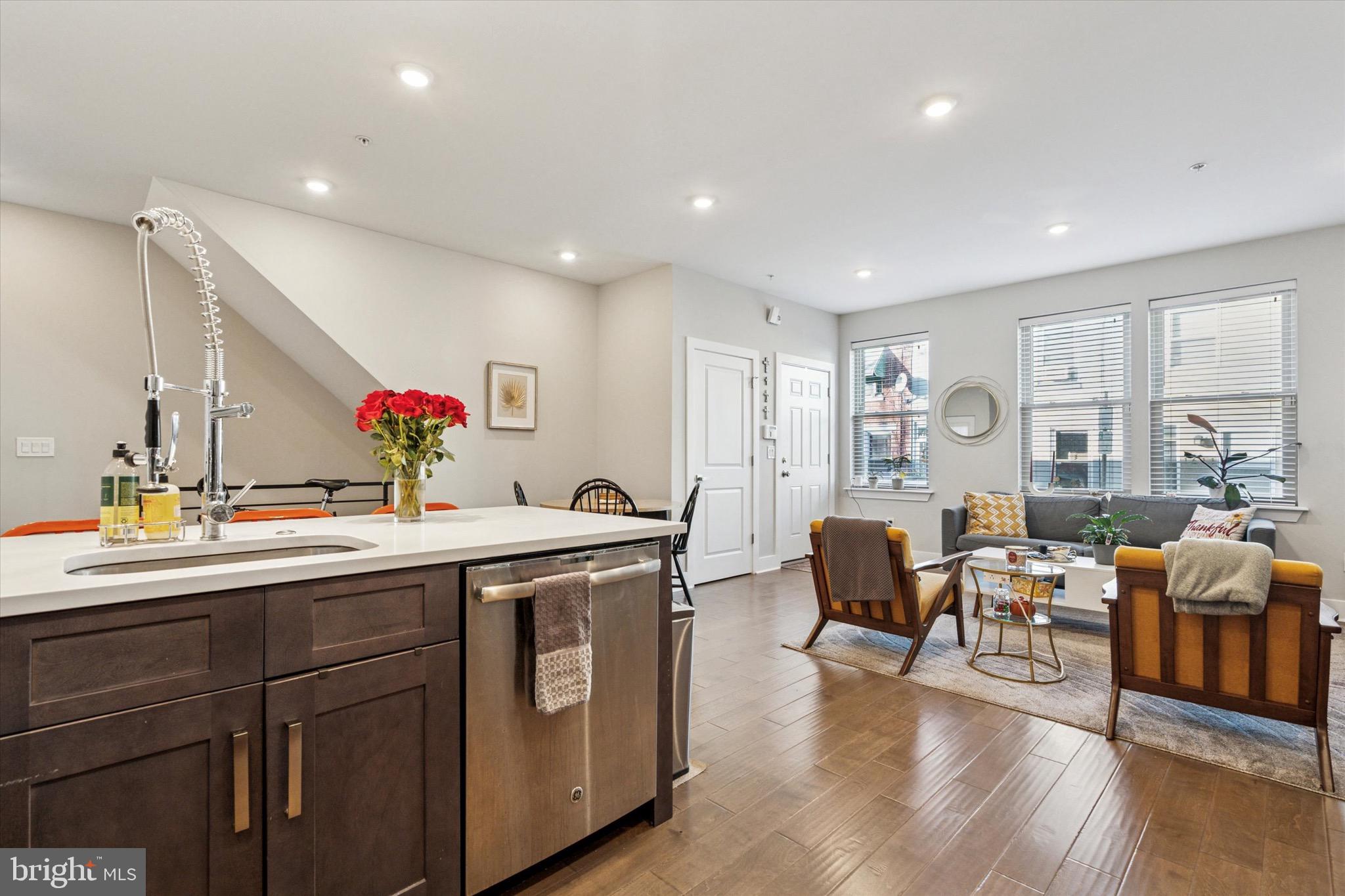 POINT BREEZE - Residential