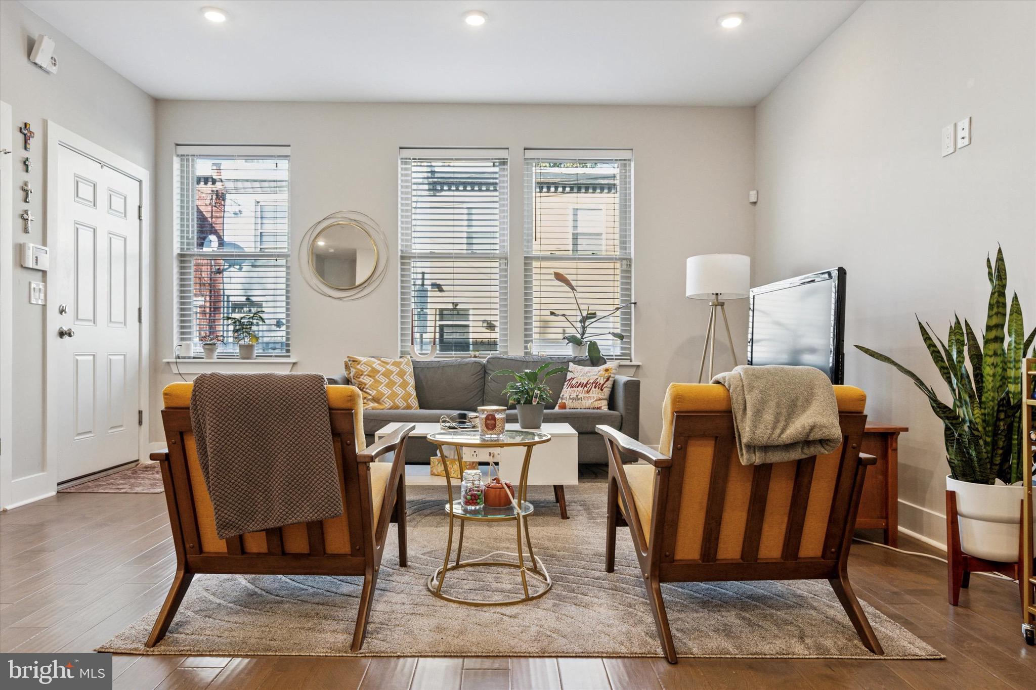 POINT BREEZE - Residential