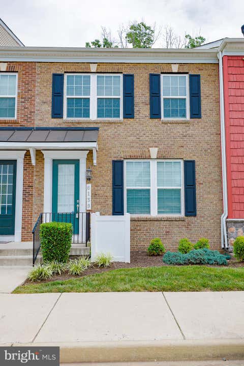 Photo of 6139 Camerons Ferry Drive, HAYMARKET, VA 20169 (MLS # VAPW2127888)