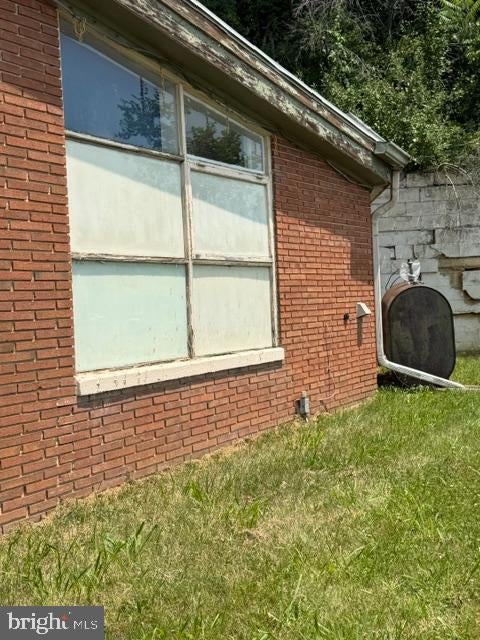 2114 LINCOLN WAY EAST
