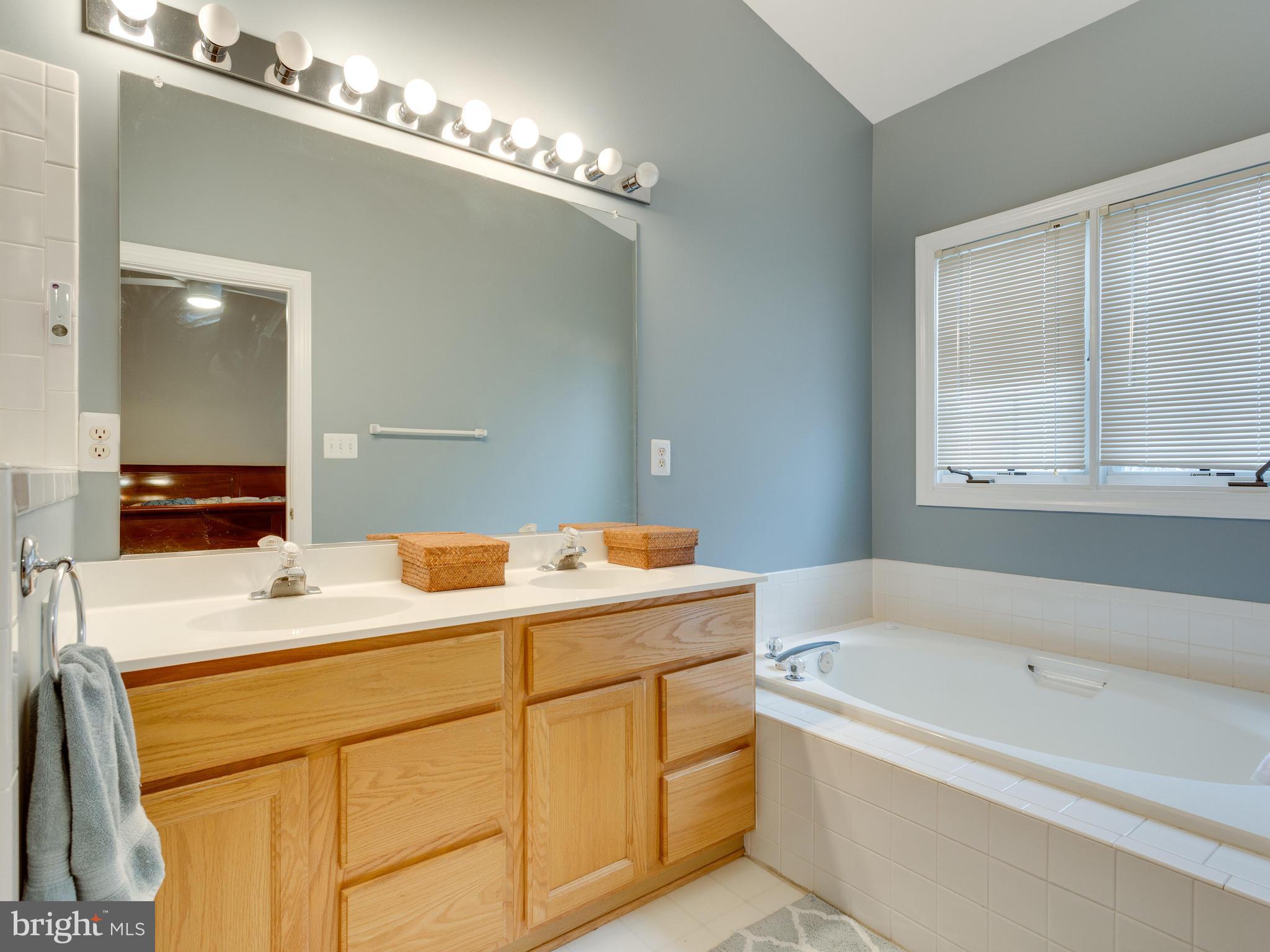 JAPONICA - Residential