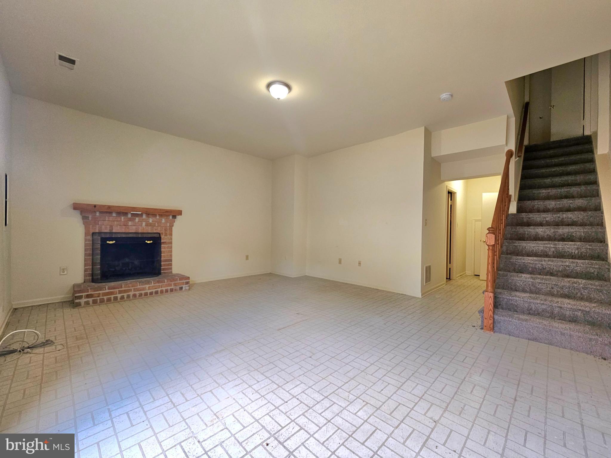 KING PARK WEST - Residential Lease