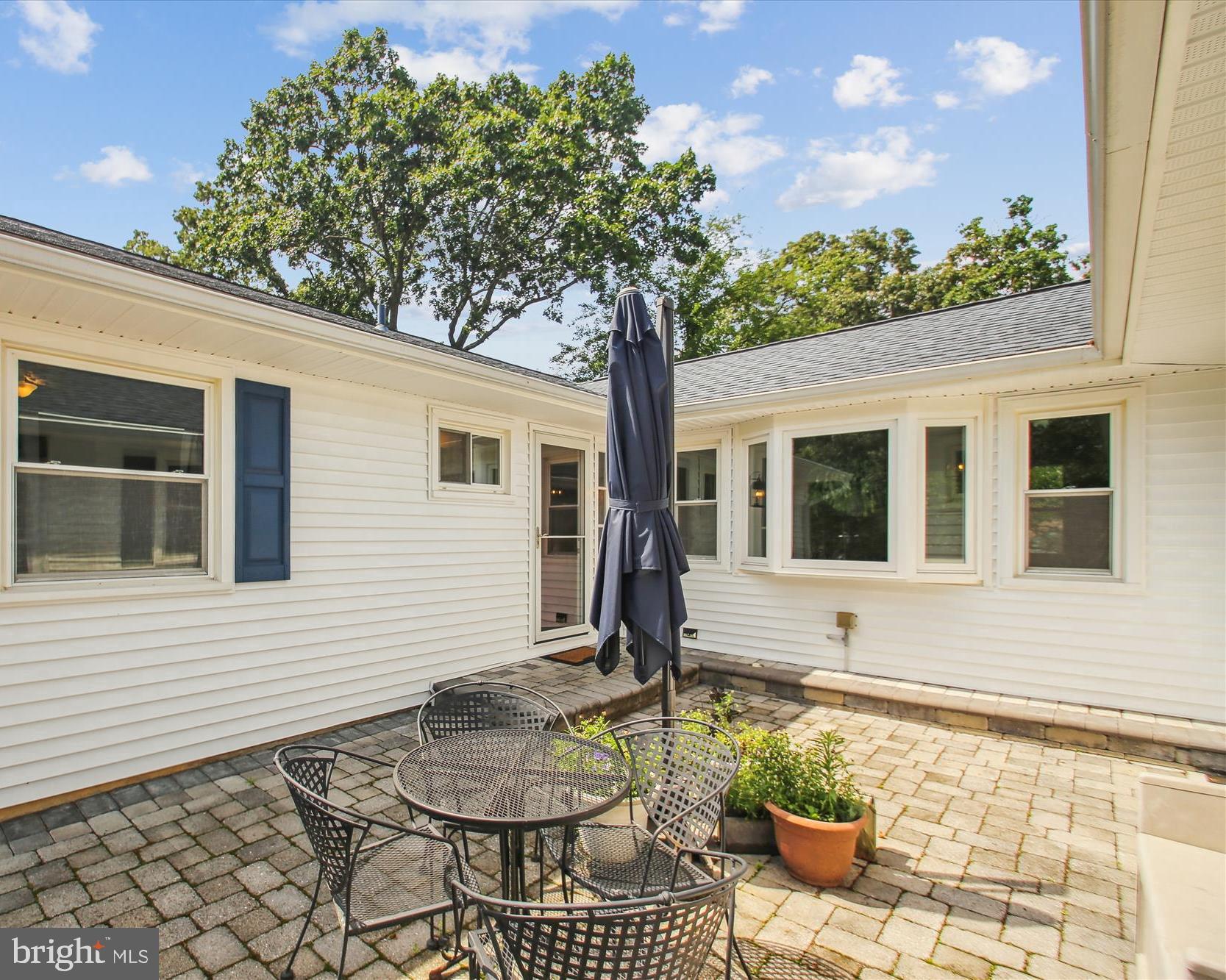 1482 FRIENDLY ROAD