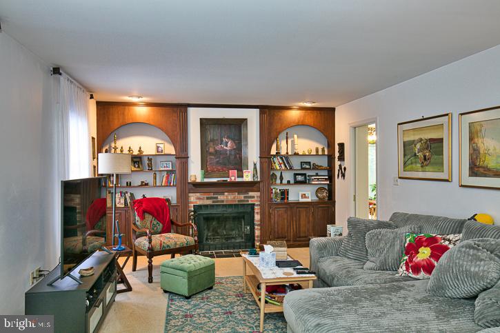 TALL TIMBER PARK - Residential