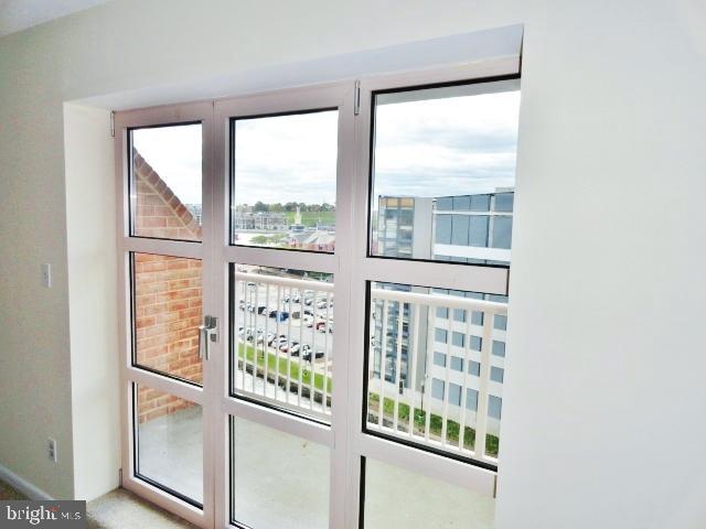 HARBOR EAST - Residential