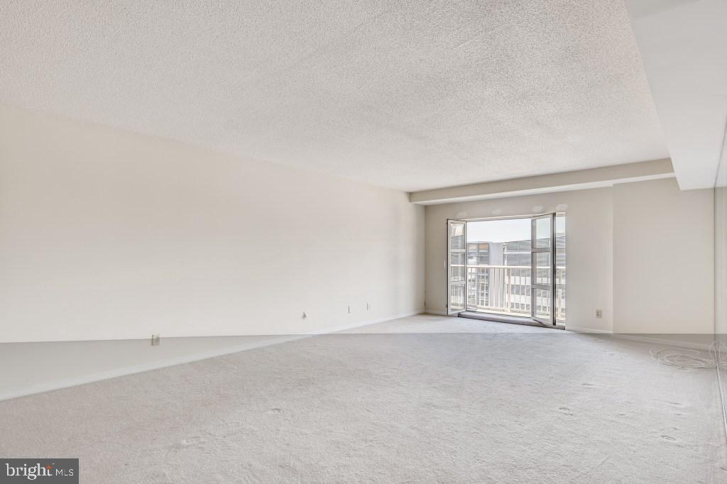 HARBOR EAST - Residential