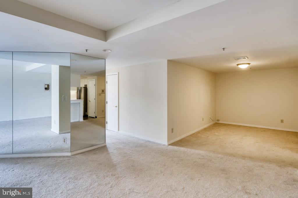 HARBOR EAST - Residential