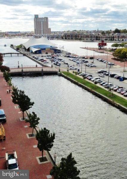 HARBOR EAST - Residential