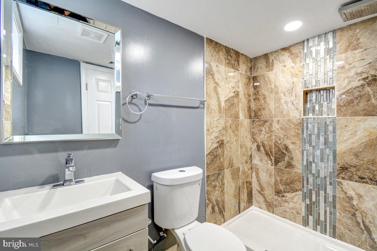 NORTHWOOD - Residential