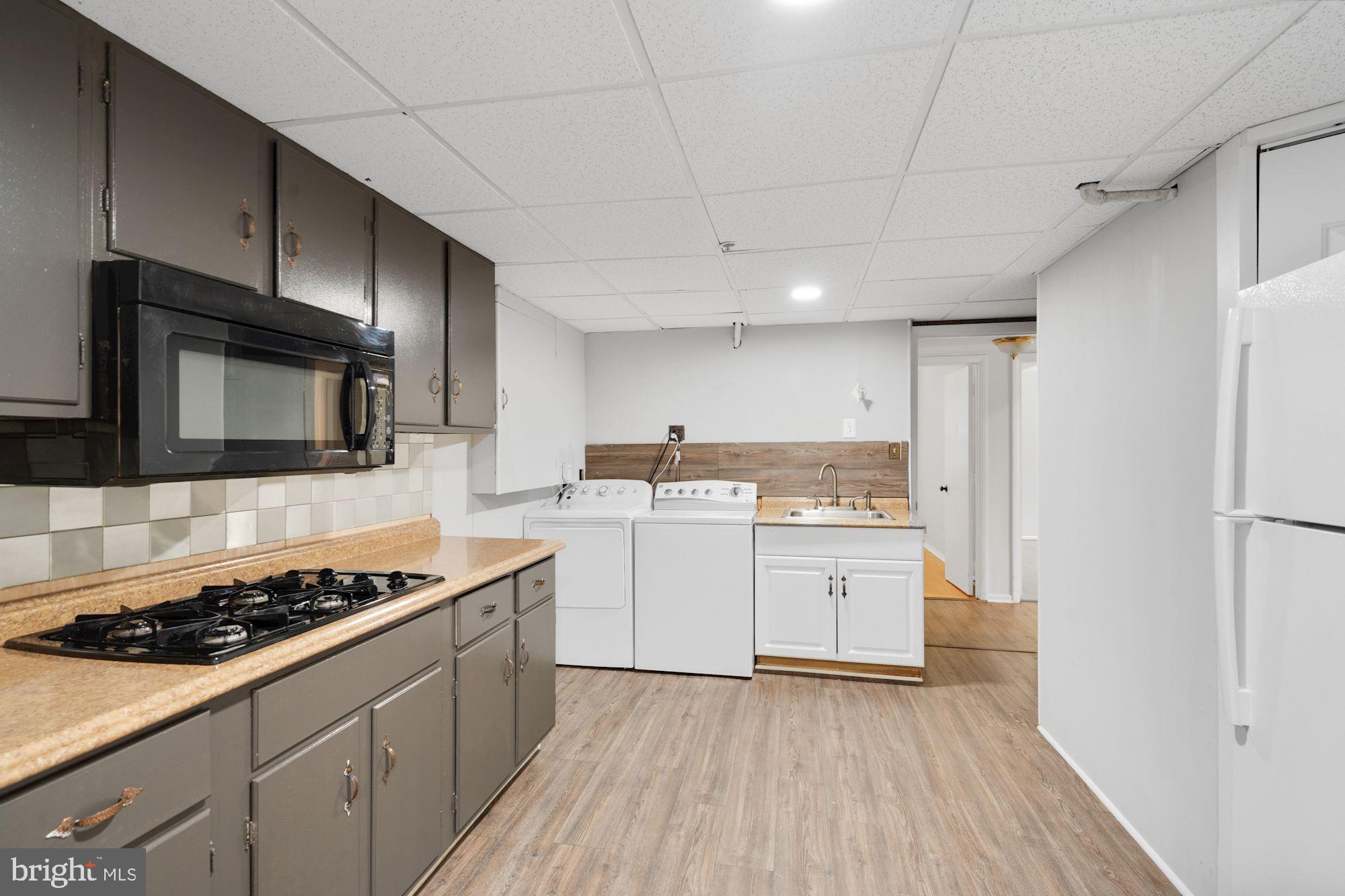 FRANKLIN KNOLLS - Residential Lease