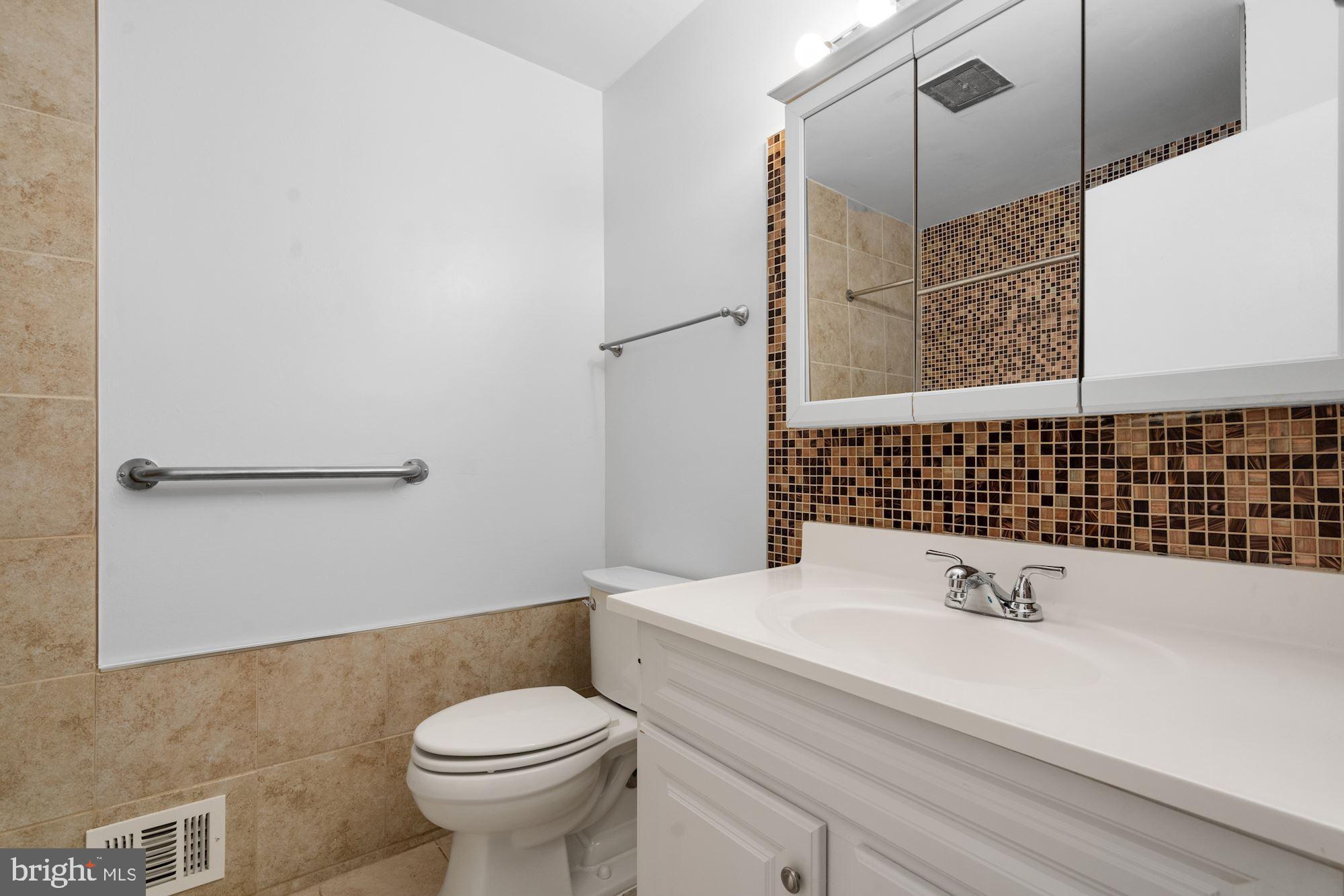 FRANKLIN KNOLLS - Residential Lease