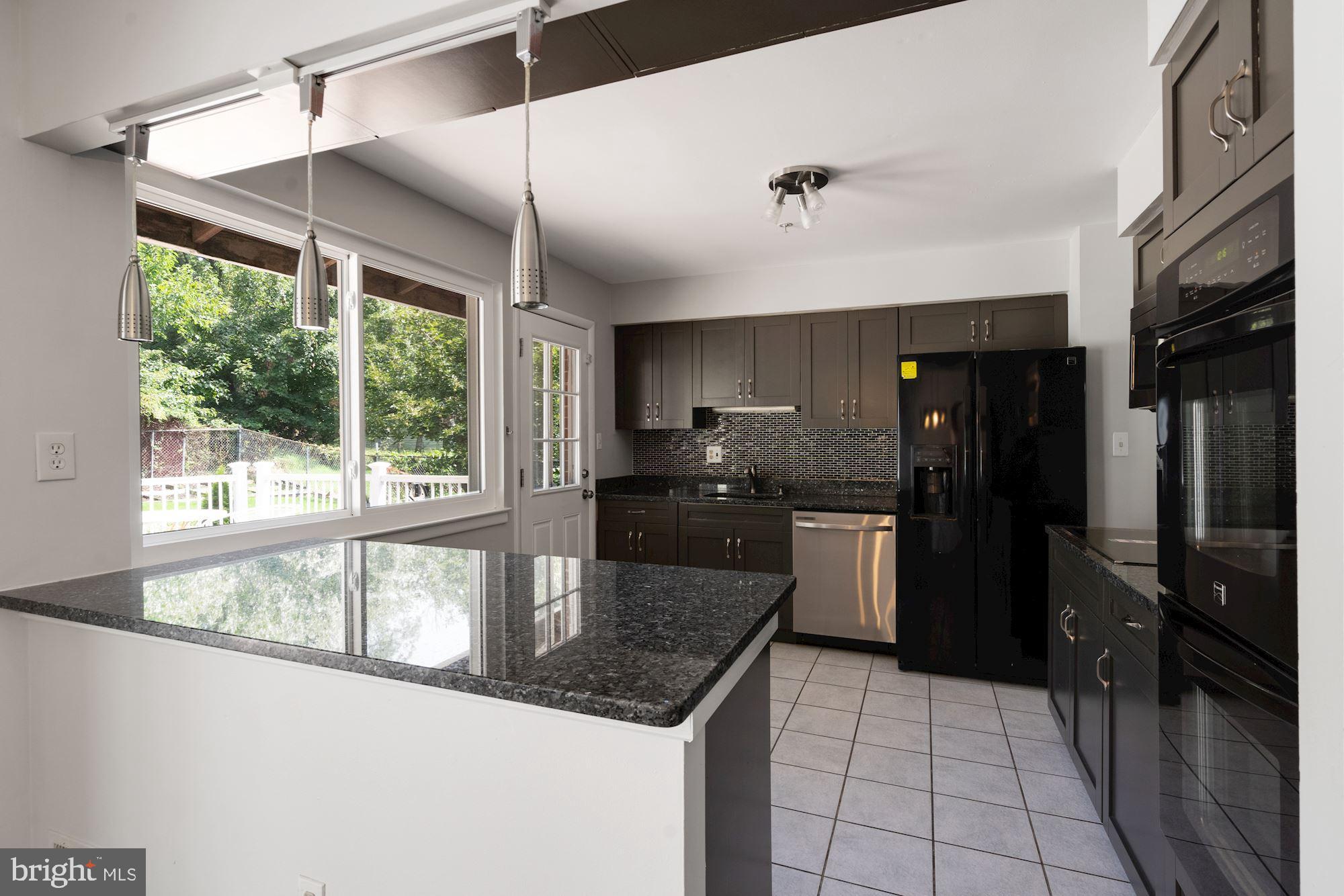 FRANKLIN KNOLLS - Residential Lease