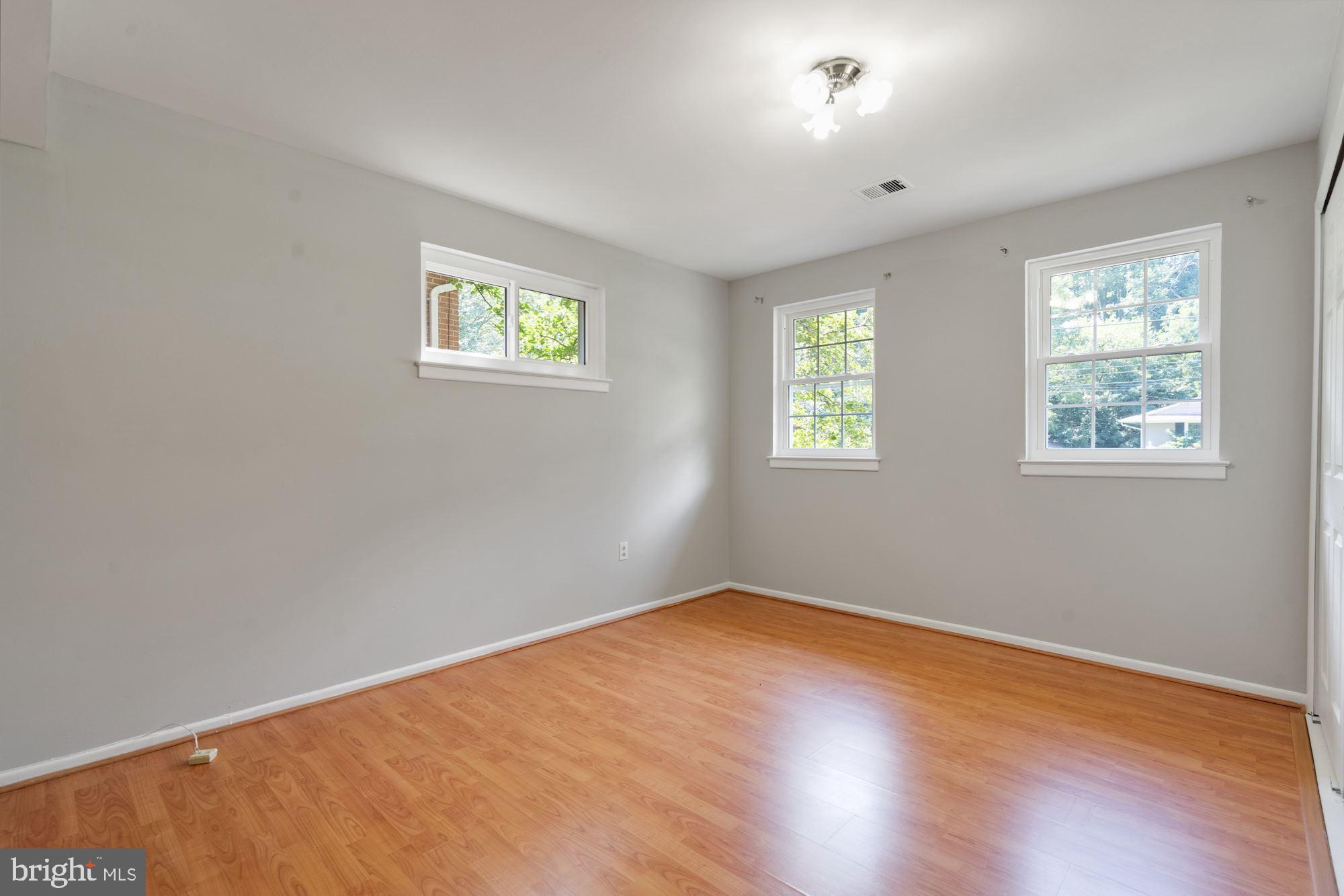 FRANKLIN KNOLLS - Residential Lease