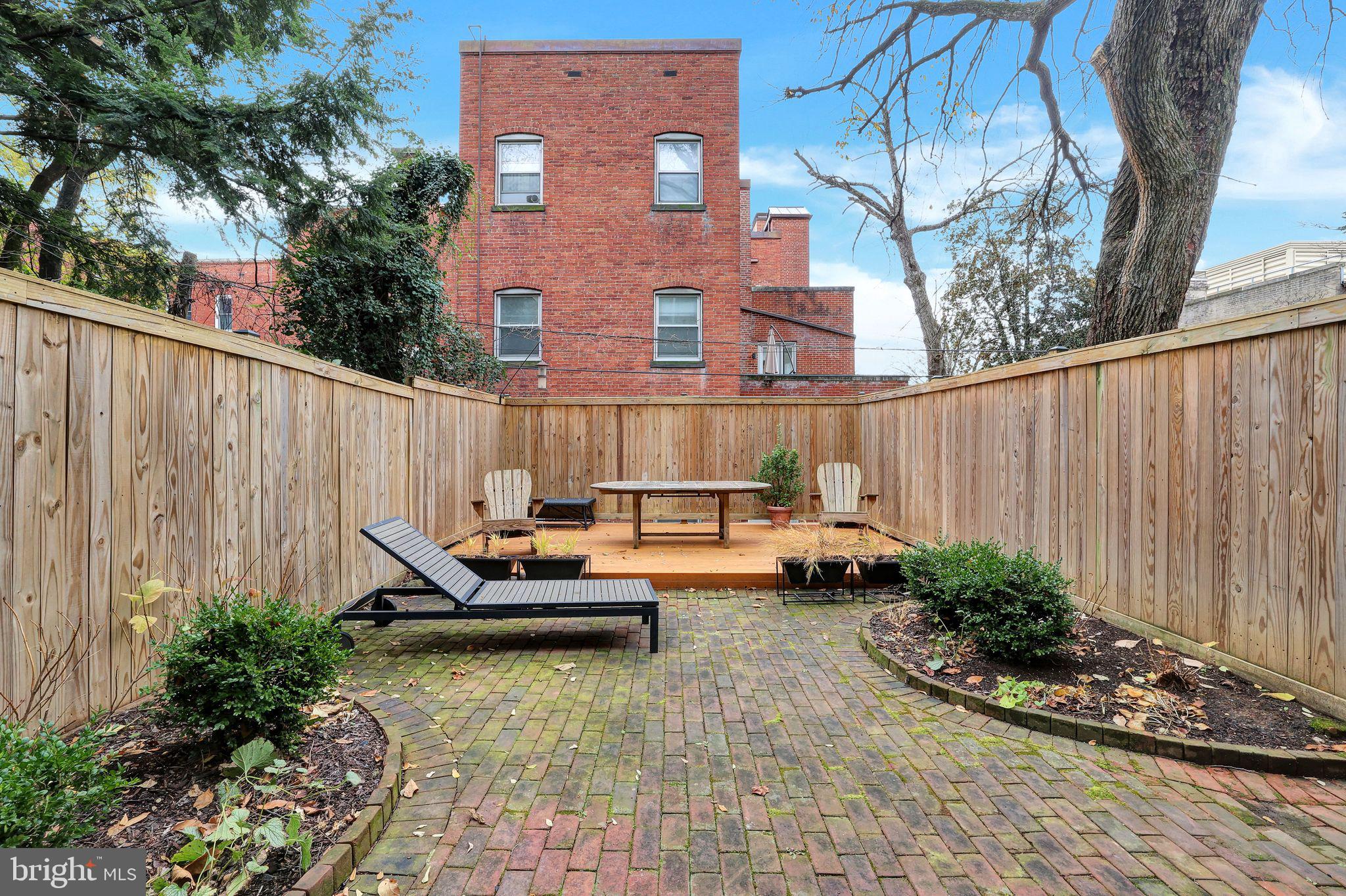 2230 NW DECATUR PLACE NW