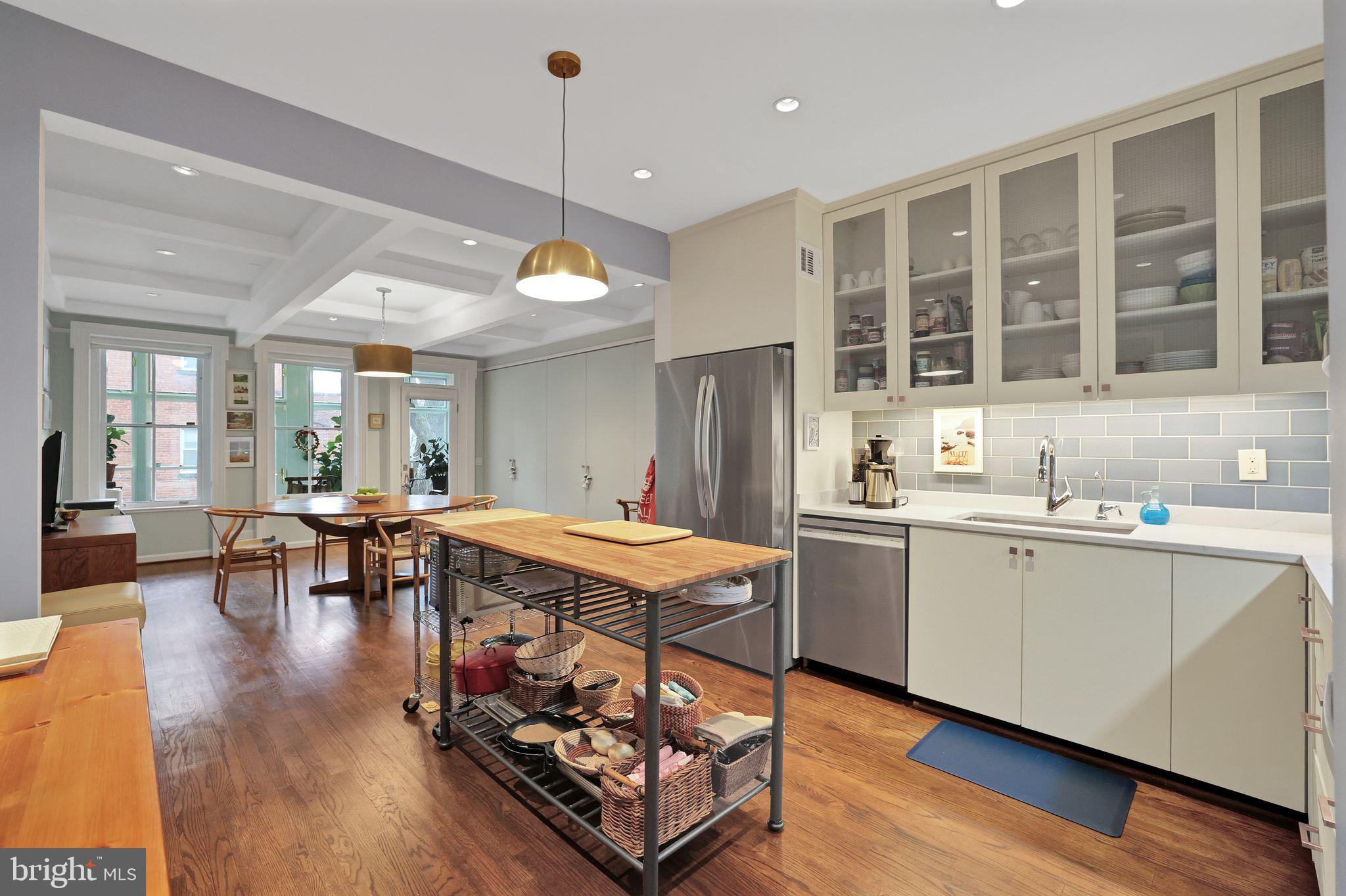 2230 NW DECATUR PLACE NW