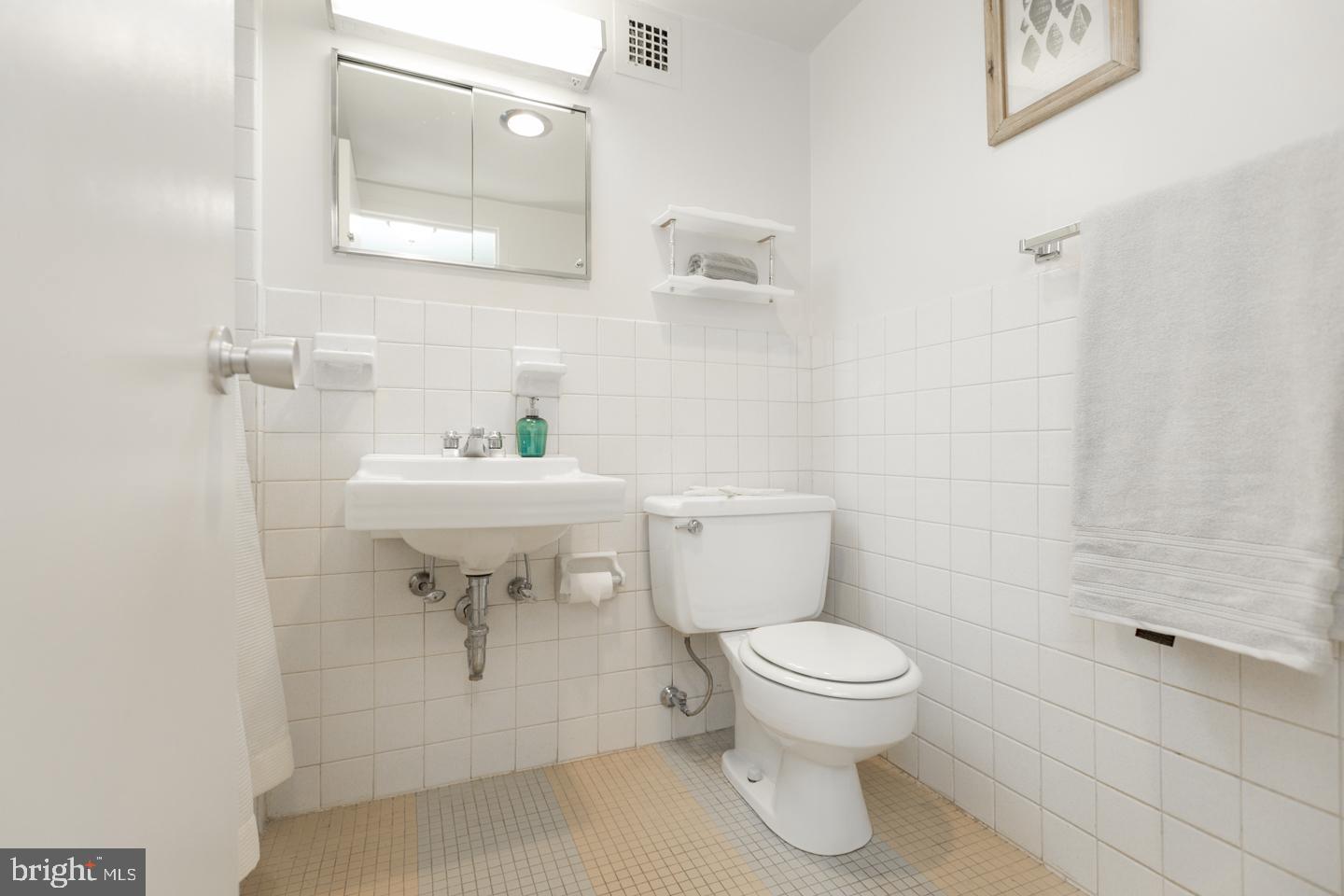 RITTENHOUSE SQUARE - Residential Lease