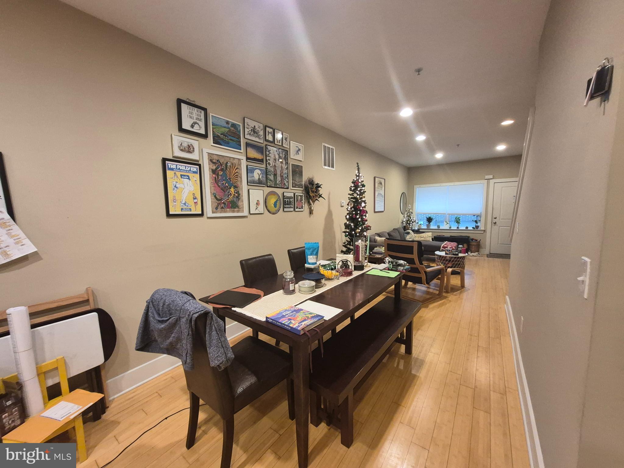 2544 MONTROSE STREET