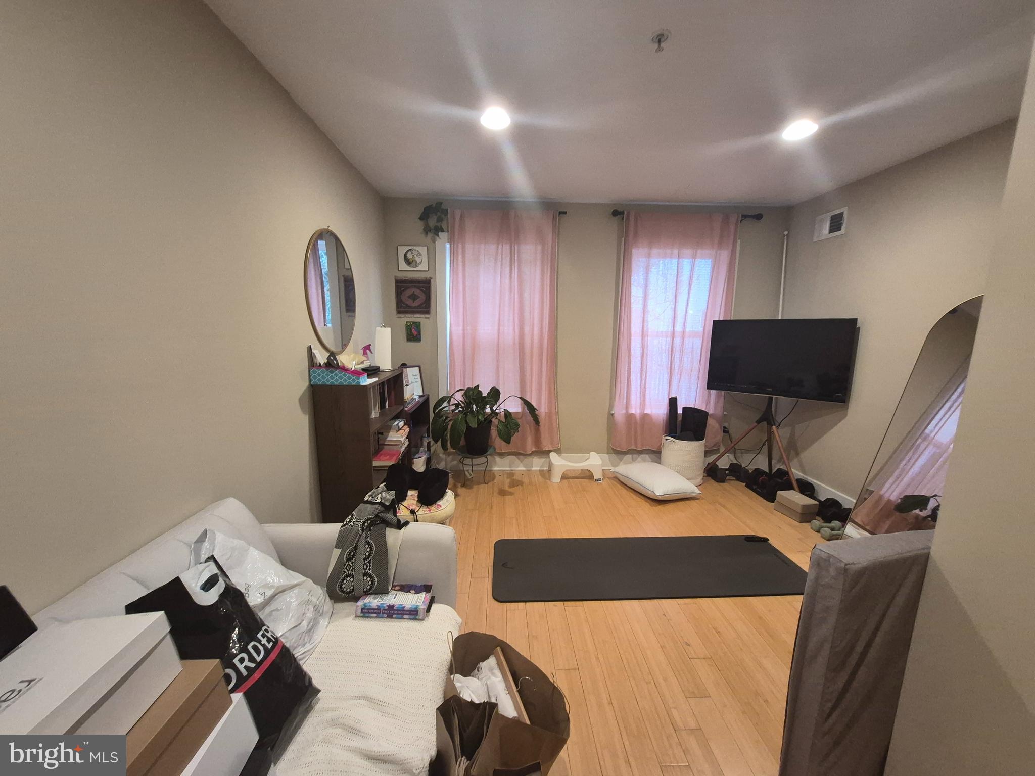 PHILADELPHIA (SOUTH) - Residential