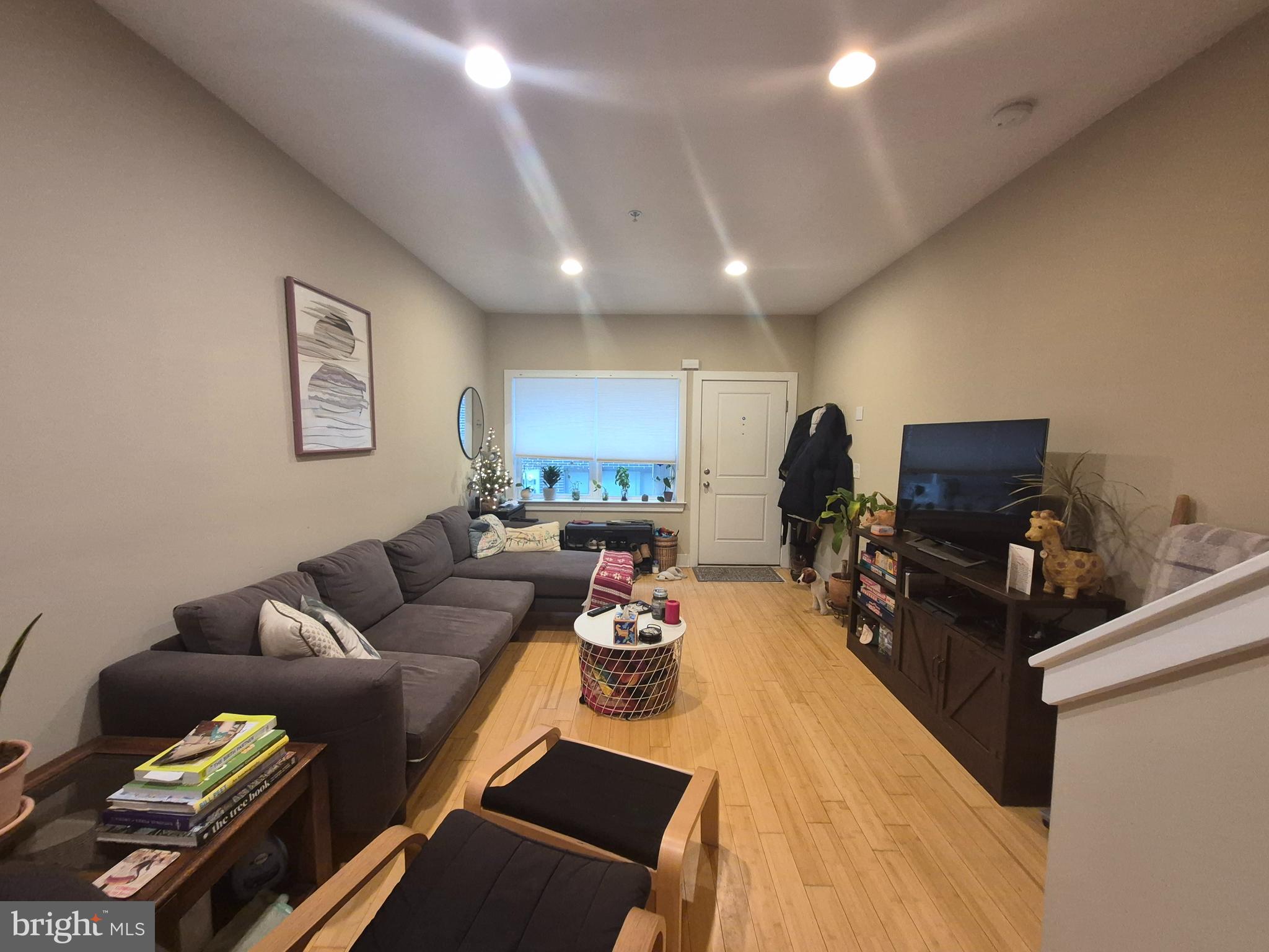 2544 MONTROSE STREET