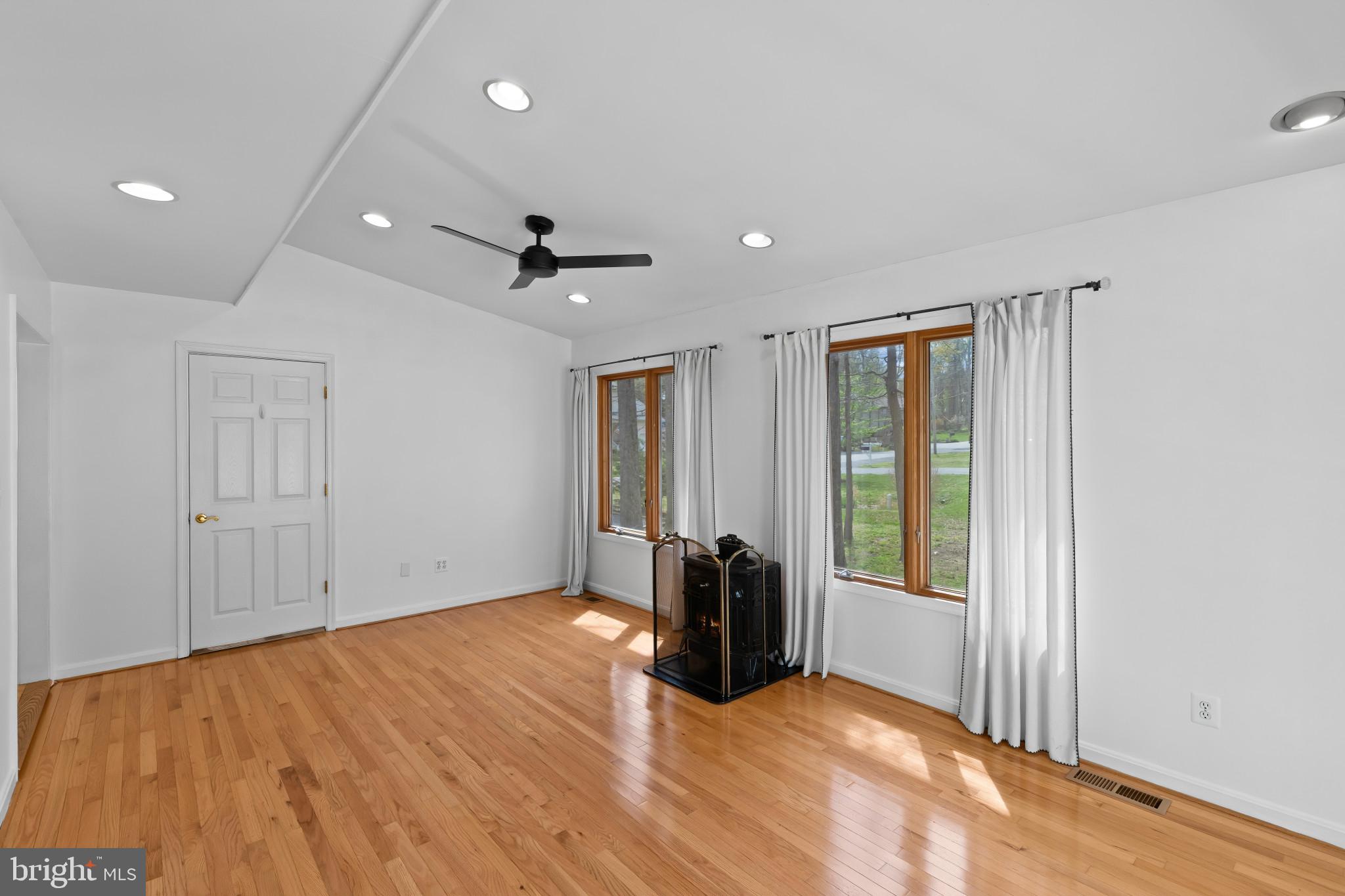 NORTH SELBY - Residential