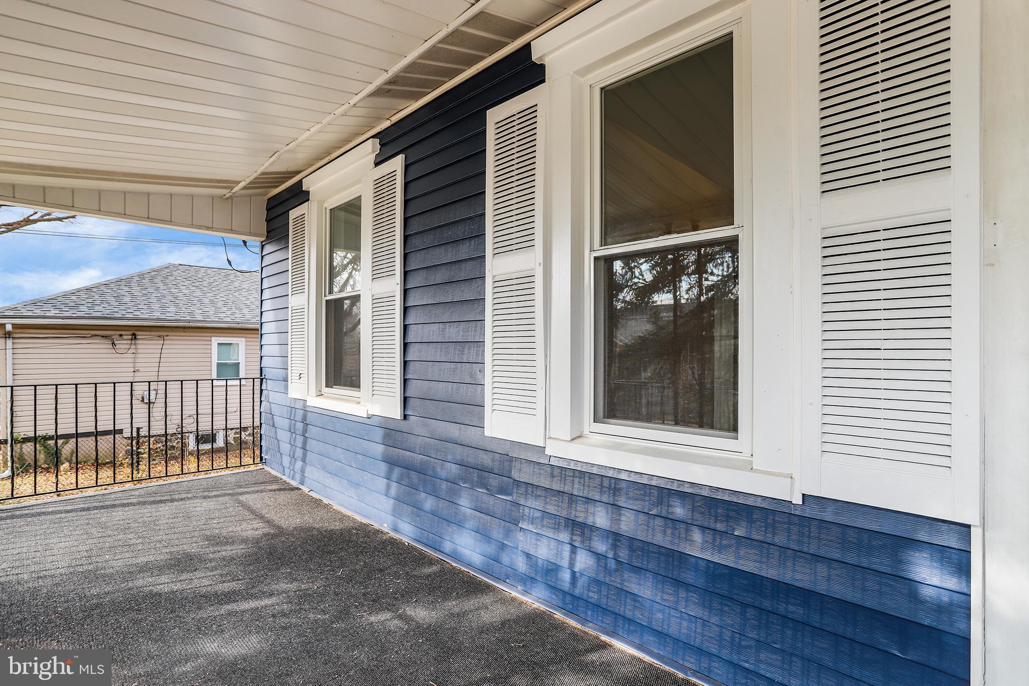 TWIN OAKS - Residential